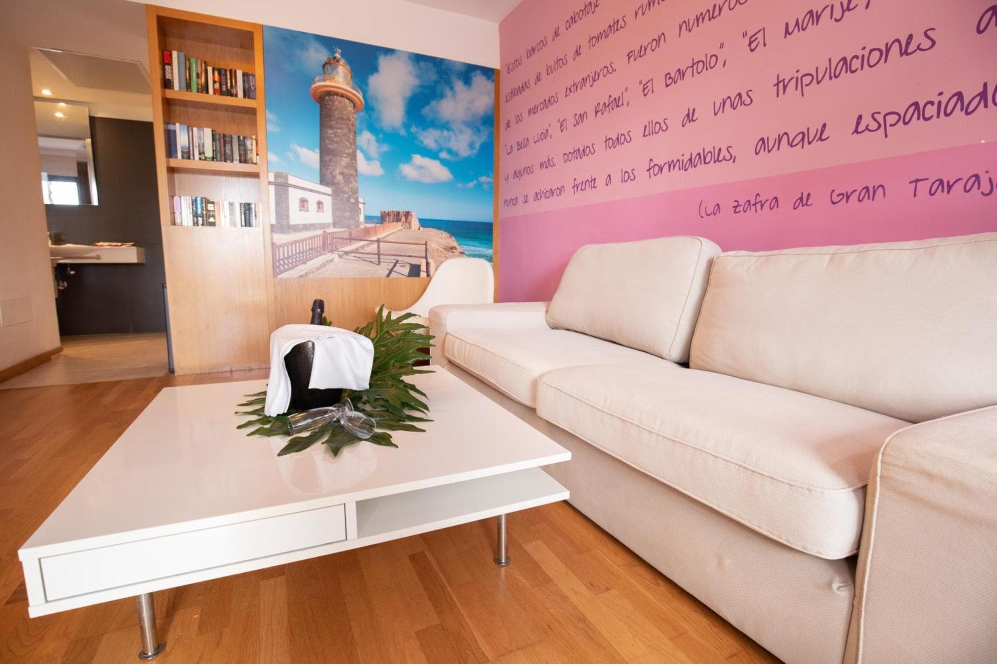 R2 Romantic Fantasia Suites - Adults Only, 