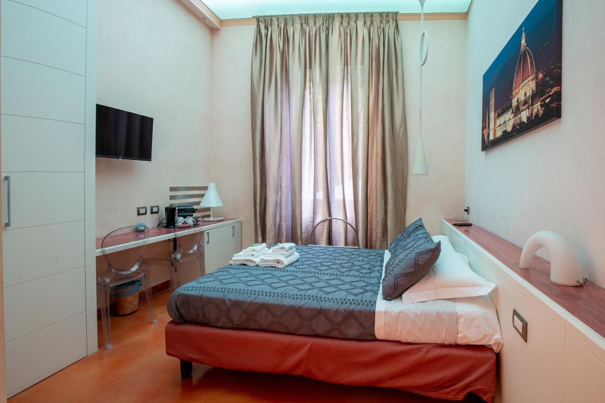 Aurora Garden Lodging - Rooms & Apartment, 