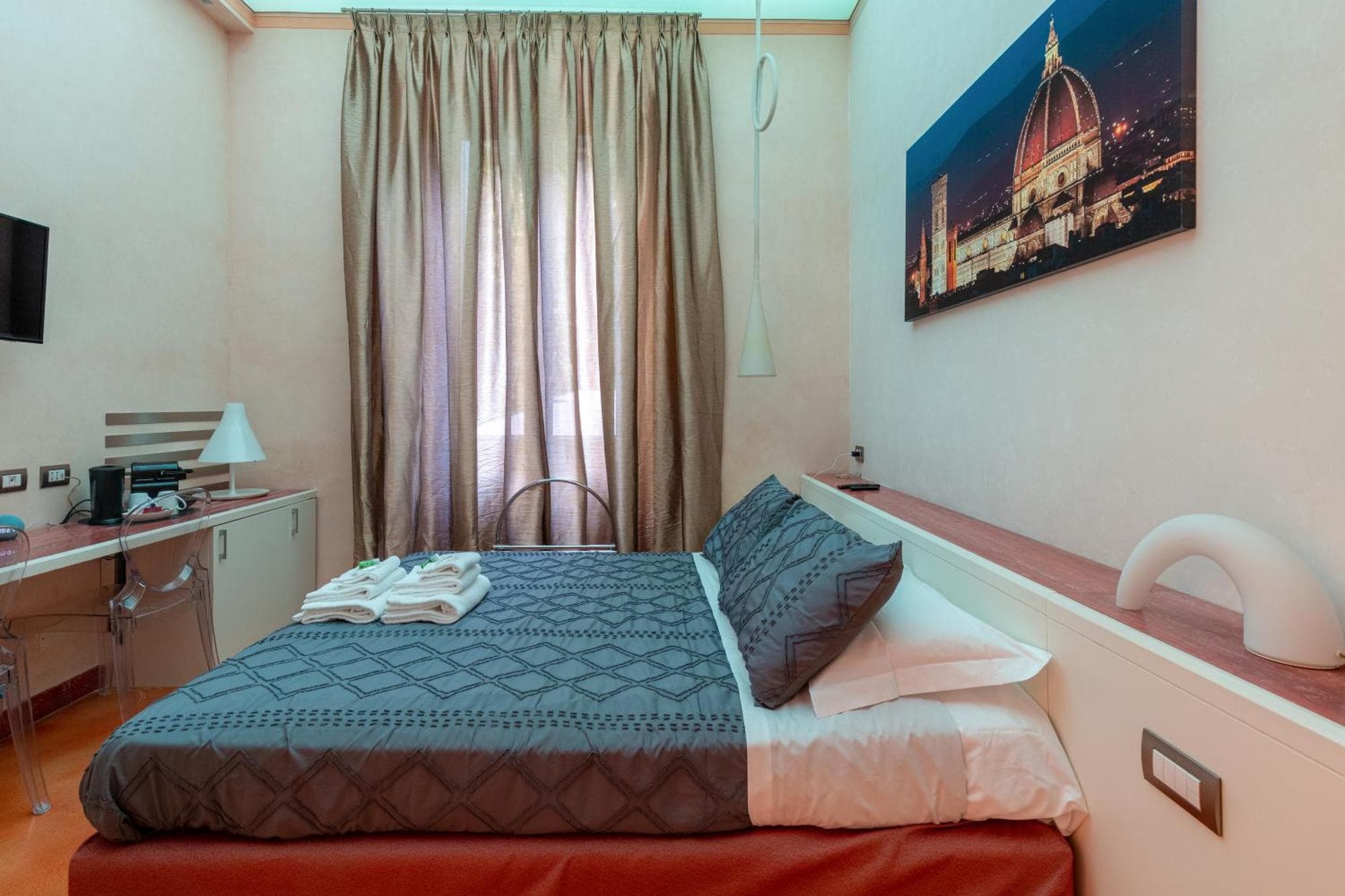 Aurora Garden Lodging - Rooms & Apartment, 