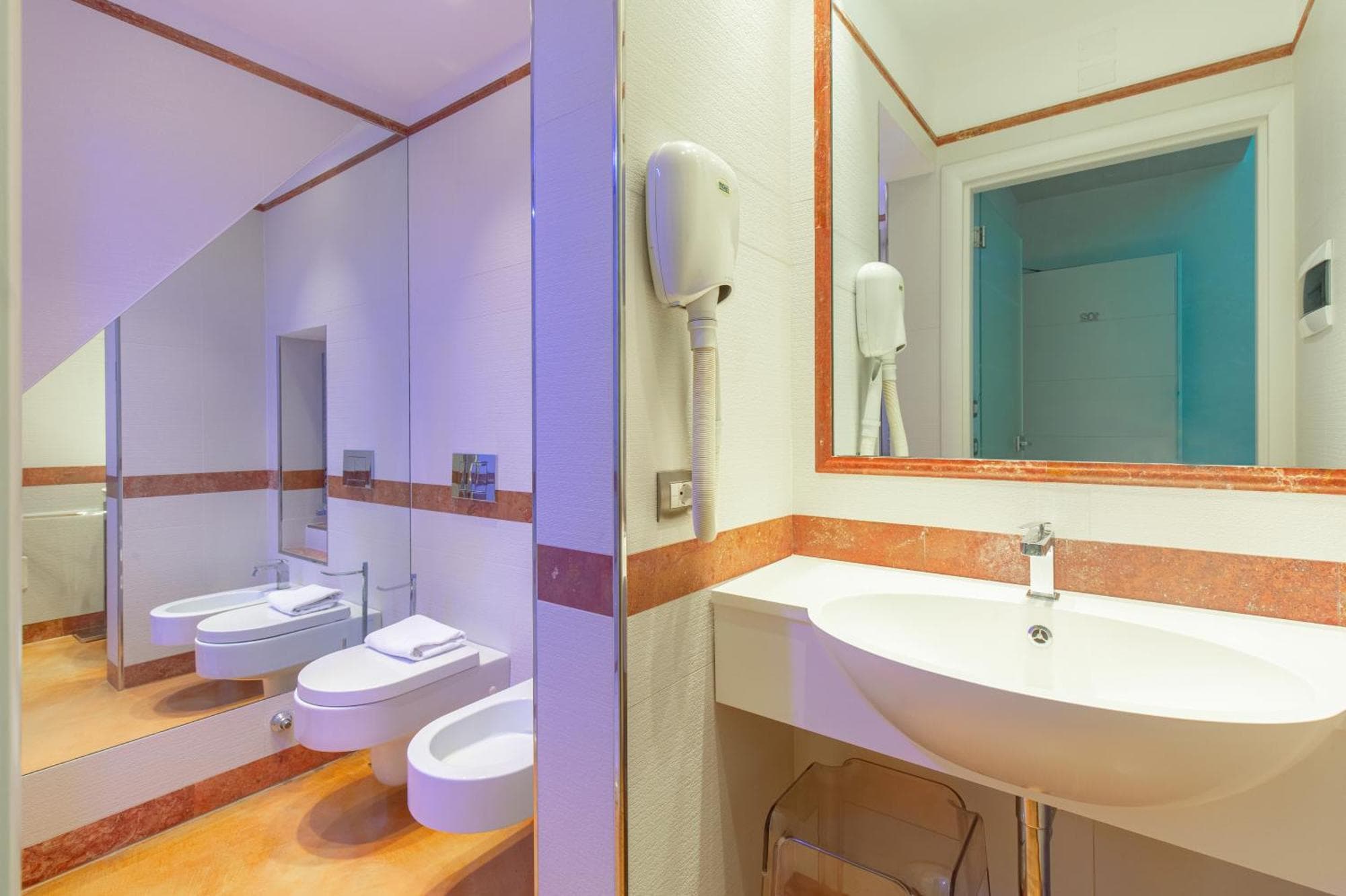 Aurora Garden Lodging - Rooms & Apartment, 