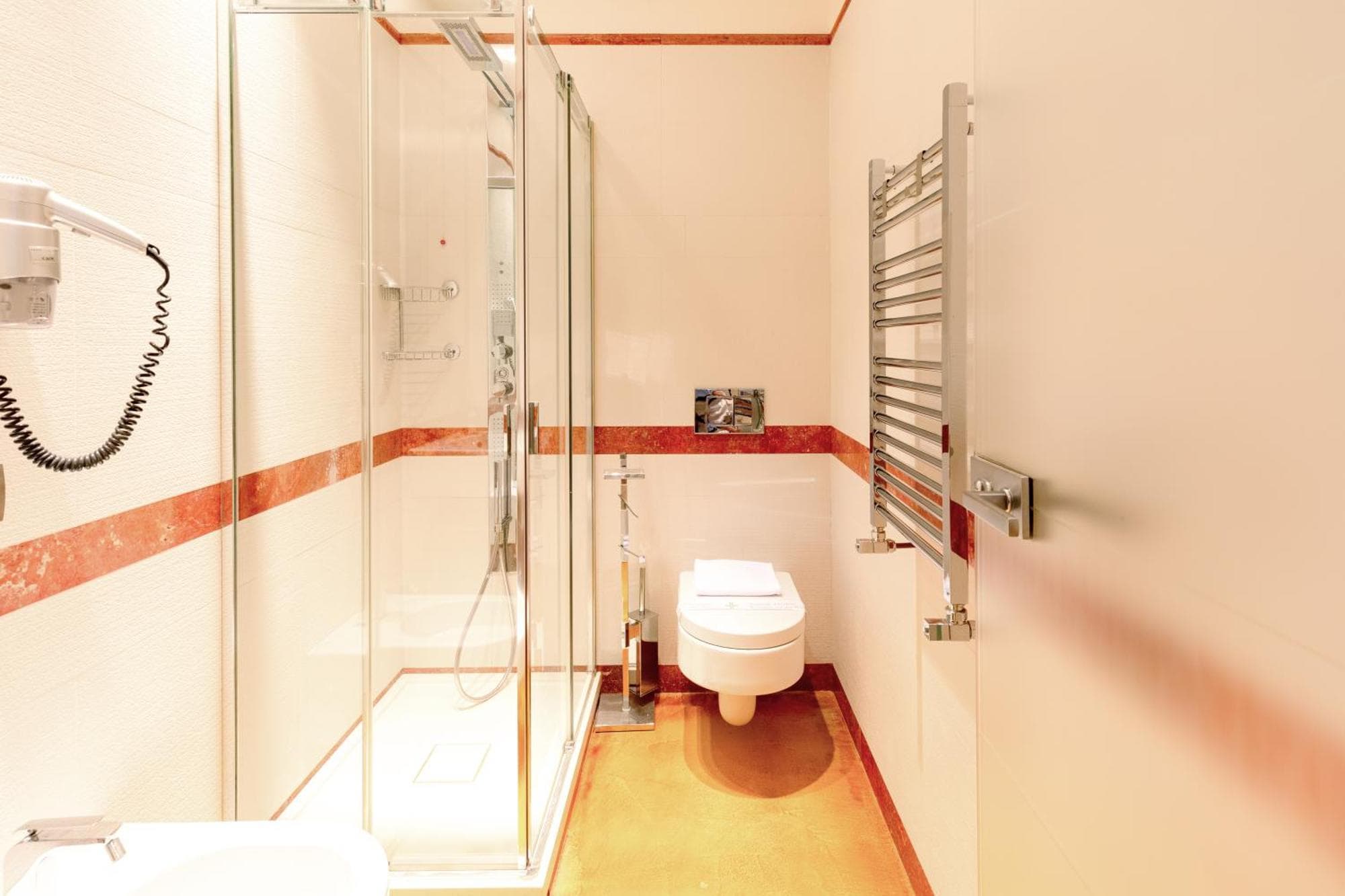 Aurora Garden Lodging - Rooms & Apartment, 