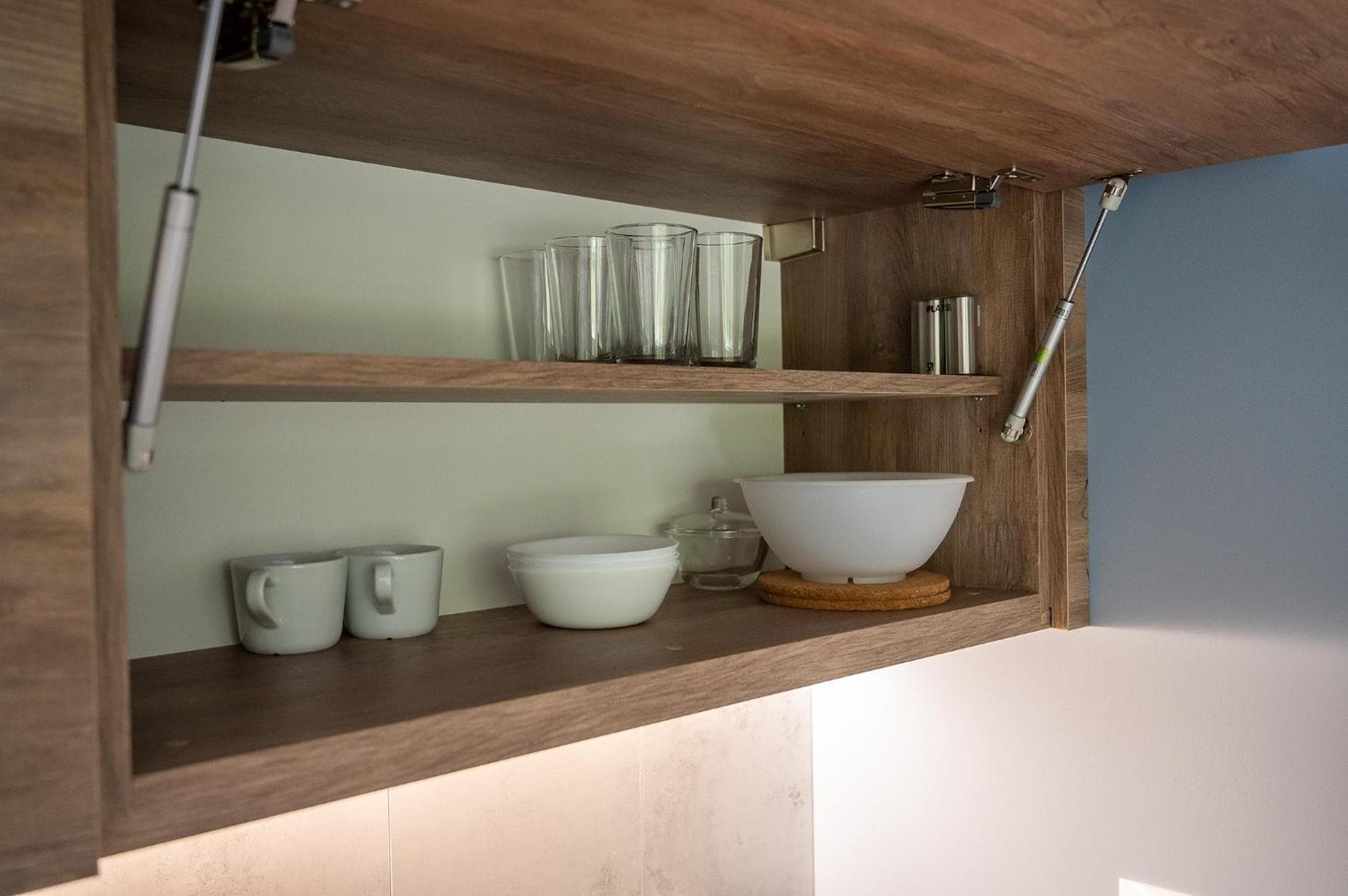 Batorego 16 Blue Prywatne mieszkanie 300m od Metro Pole Mokotowskie i SGH Samodzielne Zameldowanie! Self Check-in System!, 