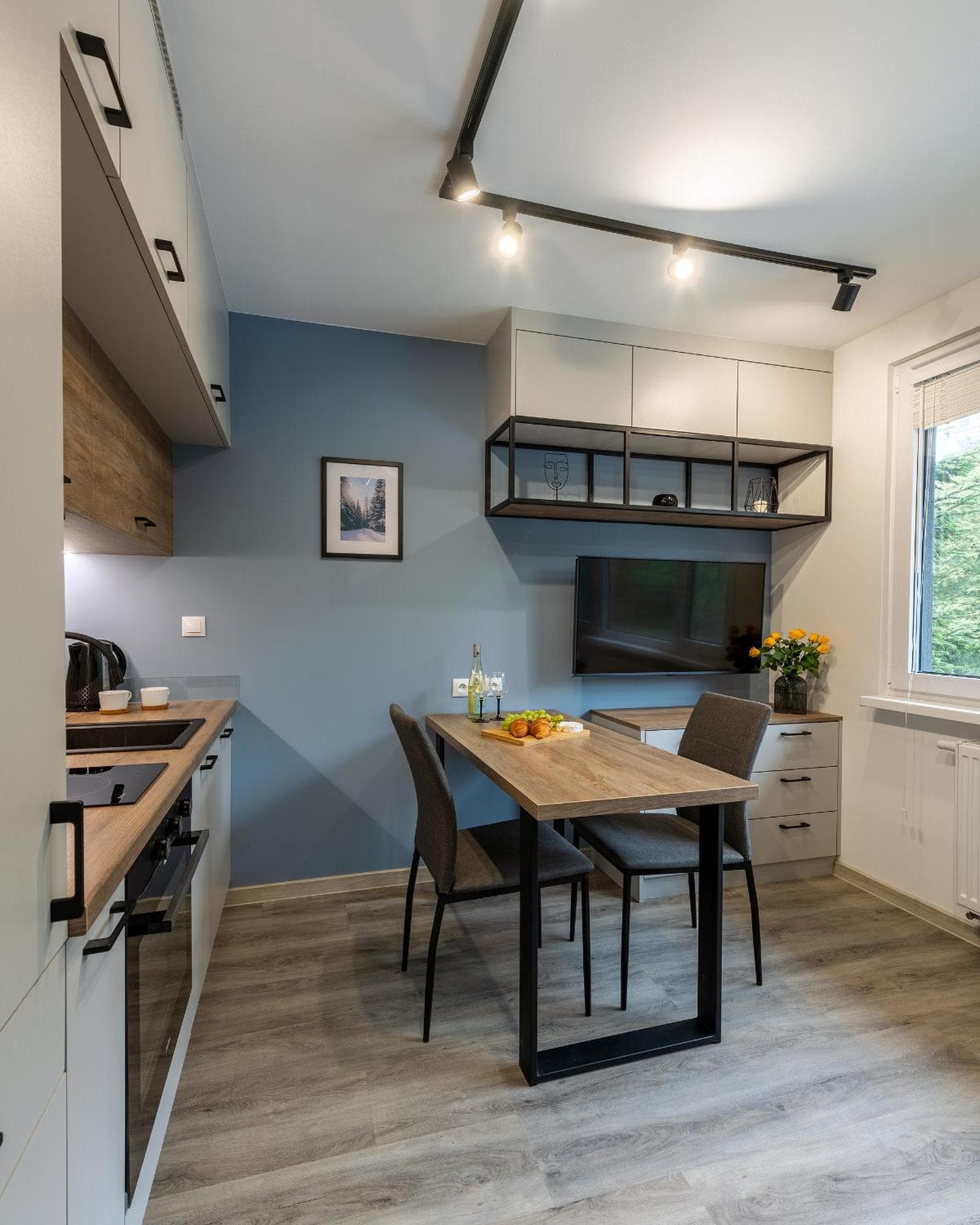 Batorego 16 Blue Prywatne mieszkanie 300m od Metro Pole Mokotowskie i SGH Samodzielne Zameldowanie! Self Check-in System!, 