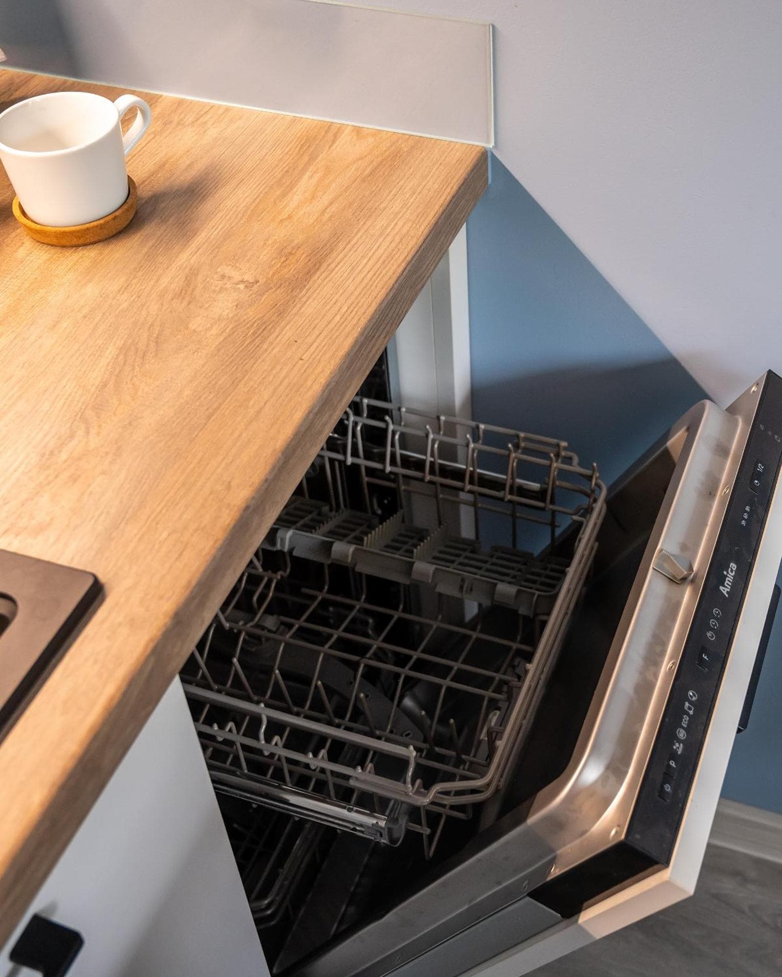 Batorego 16 Blue Prywatne mieszkanie 300m od Metro Pole Mokotowskie i SGH Samodzielne Zameldowanie! Self Check-in System!, 