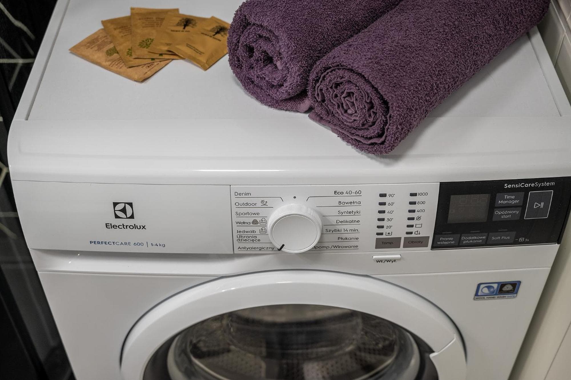 Batorego 16 Blue Prywatne mieszkanie 300m od Metro Pole Mokotowskie i SGH Samodzielne Zameldowanie! Self Check-in System!, 