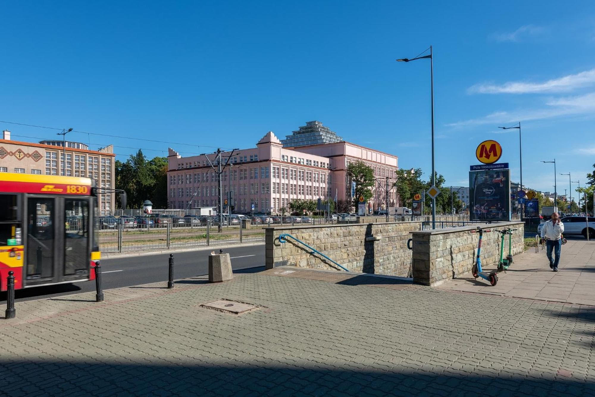 Batorego 16 Blue Prywatne mieszkanie 300m od Metro Pole Mokotowskie i SGH Samodzielne Zameldowanie! Self Check-in System!, 