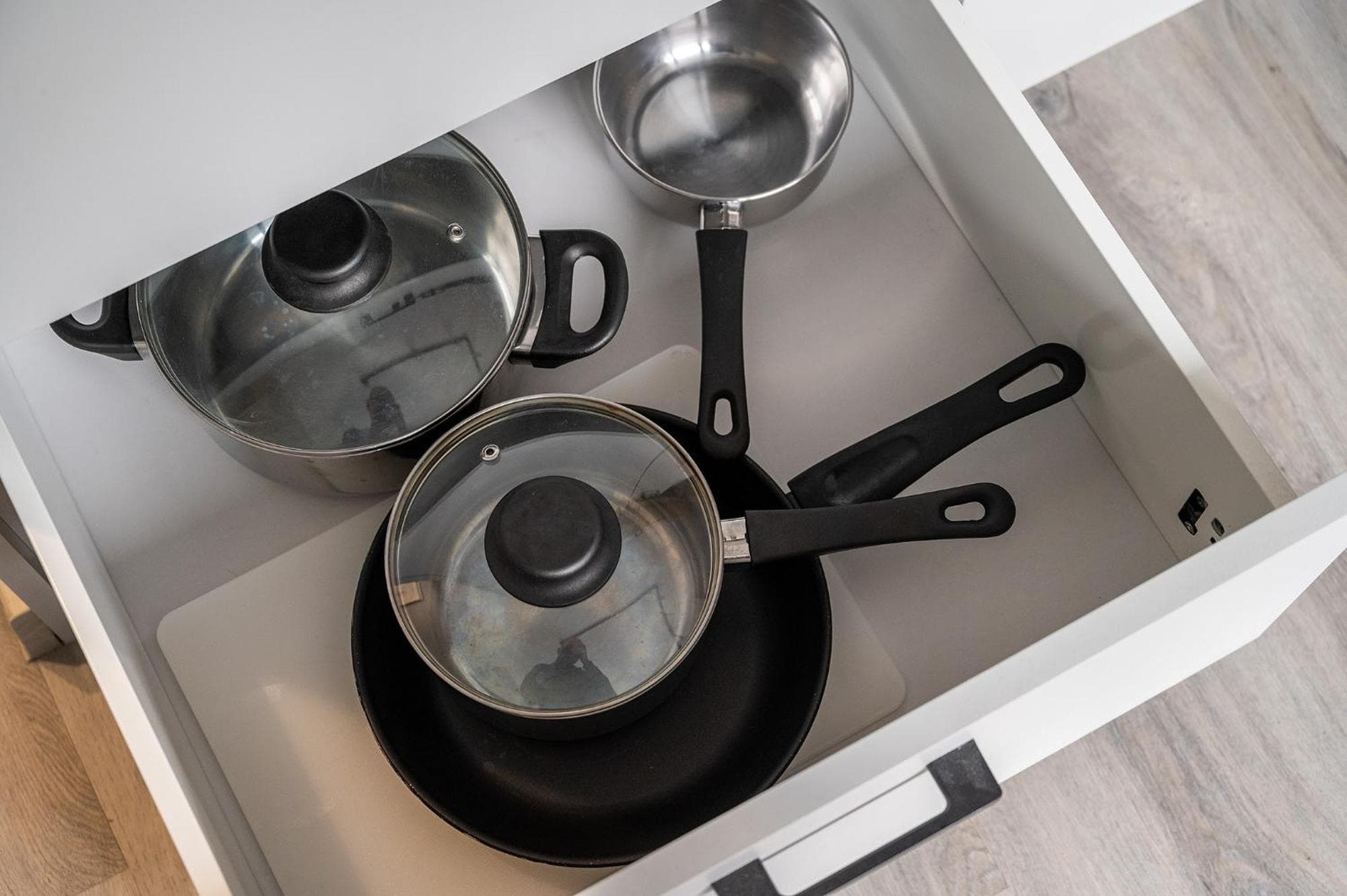 Batorego 16 Blue Prywatne mieszkanie 300m od Metro Pole Mokotowskie i SGH Samodzielne Zameldowanie! Self Check-in System!, 