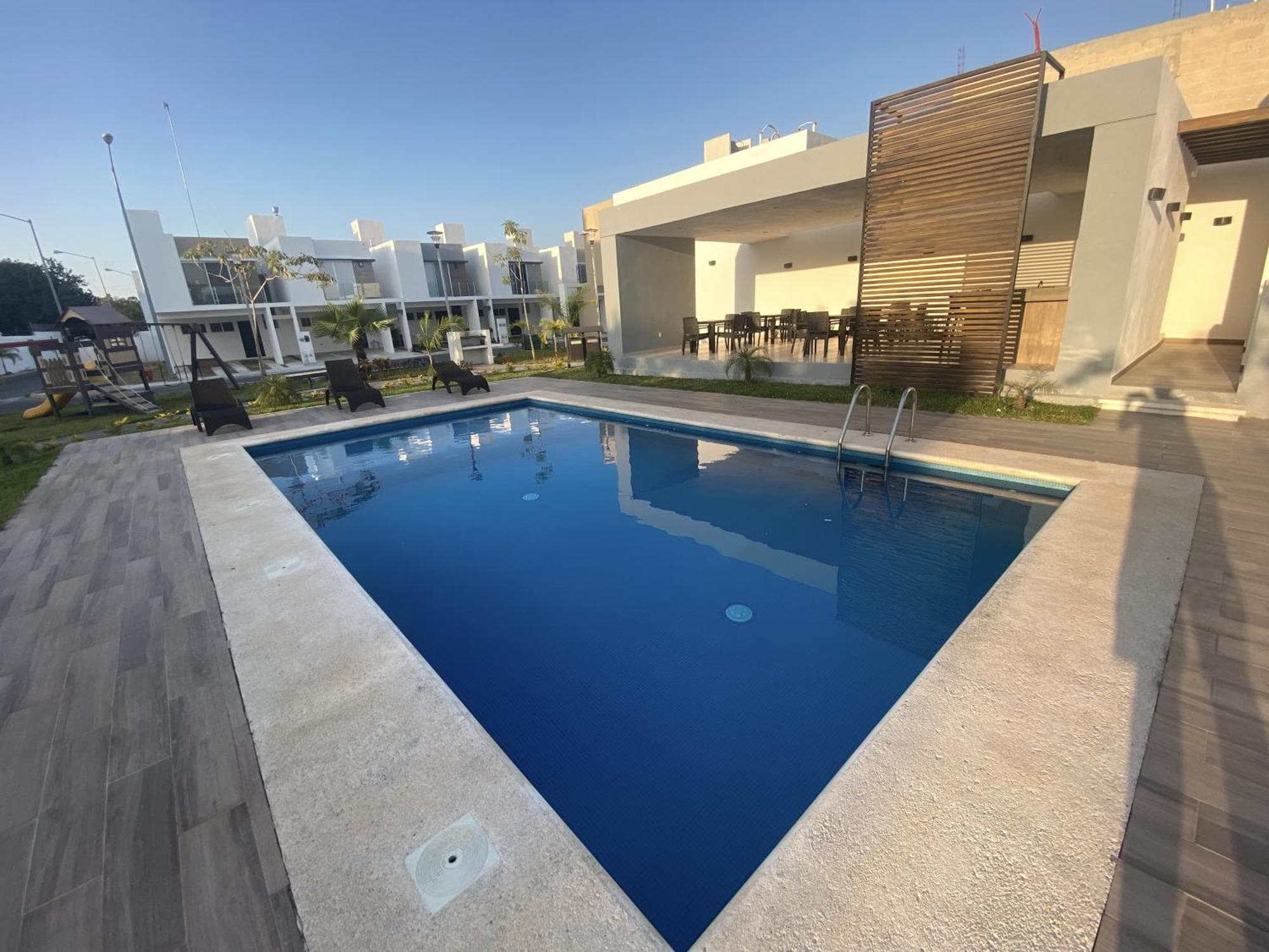 Casa familiar cerca de la playa con terraza privada, 