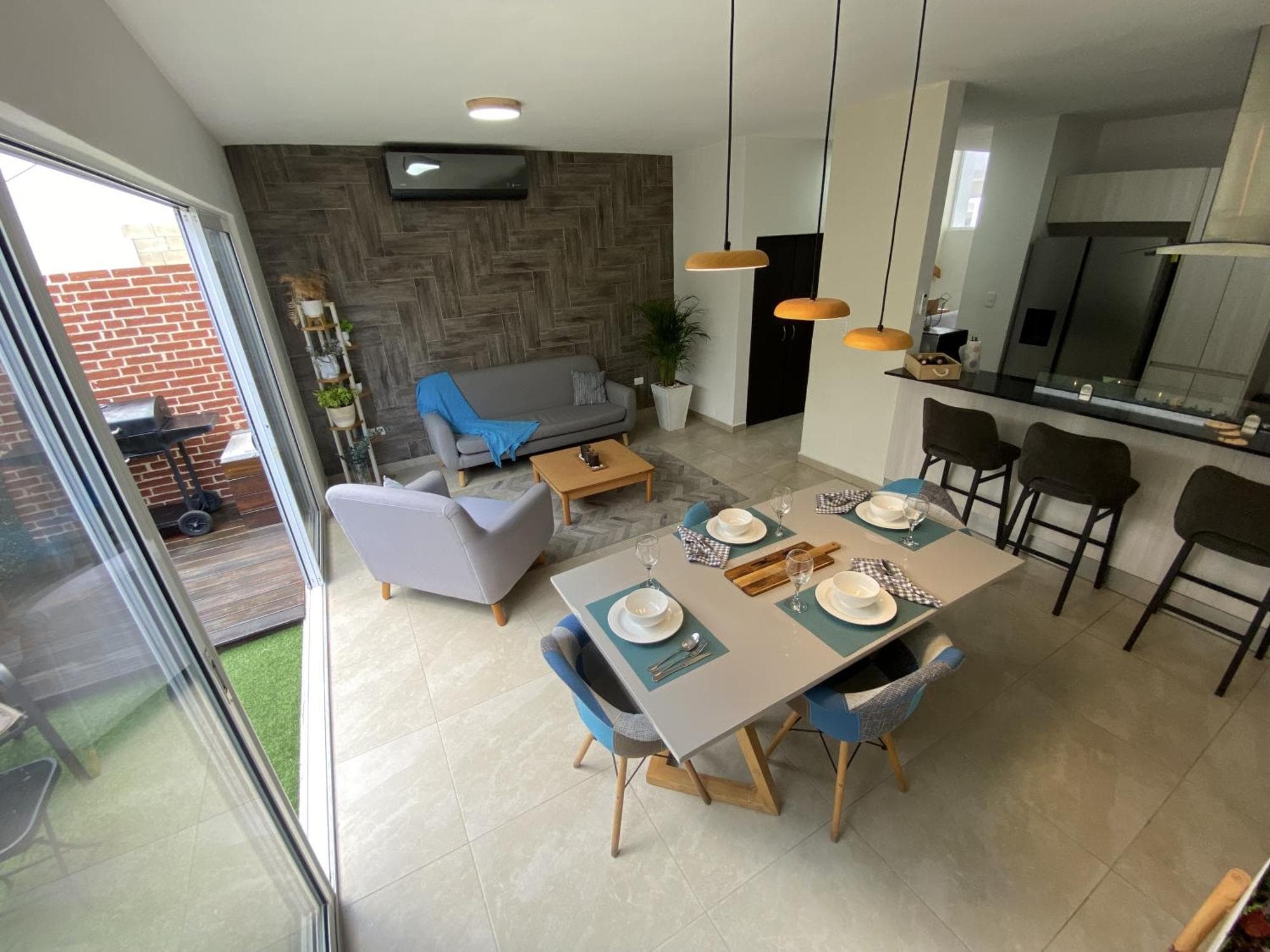 Casa familiar cerca de la playa con terraza privada, 