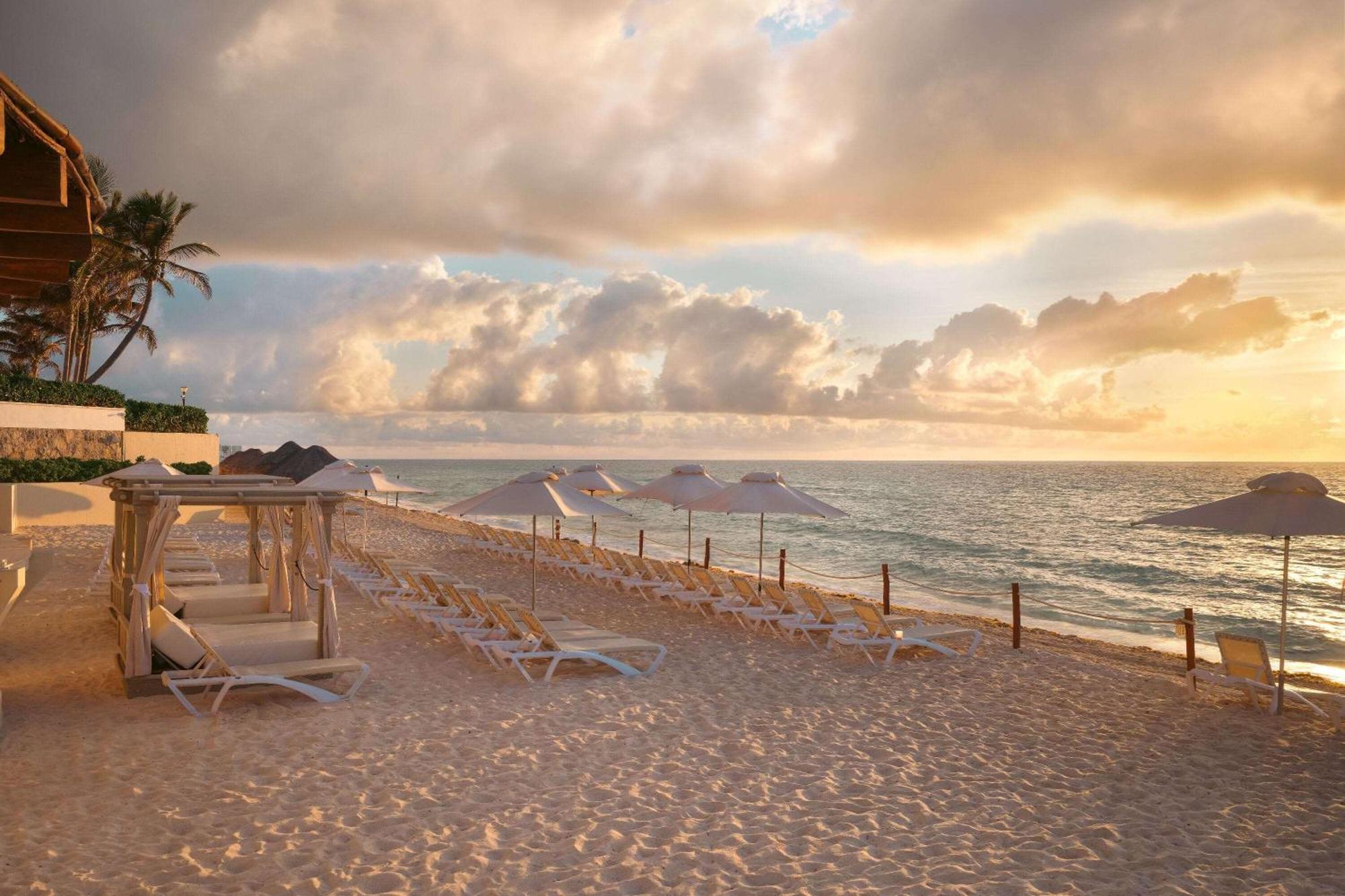 Wyndham Grand Cancun All Inclusive Resort & Villas, 