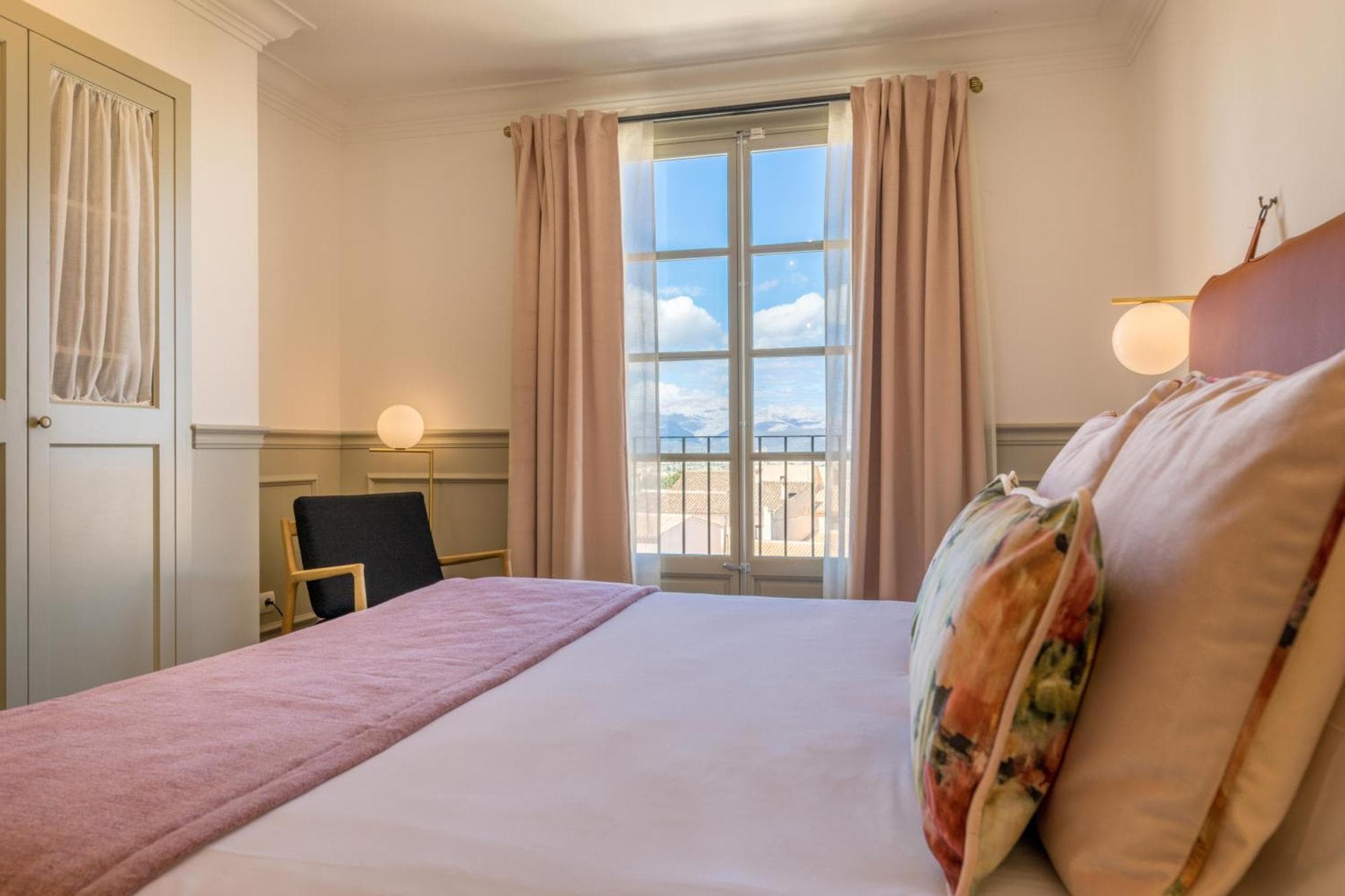 Can Ribera by Zafiro, 