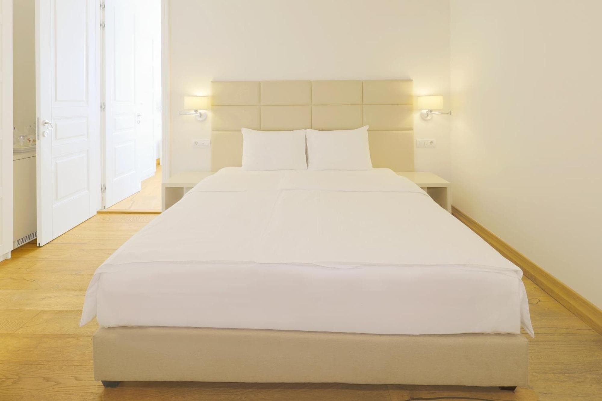 Lanterna Rooms City Center, 