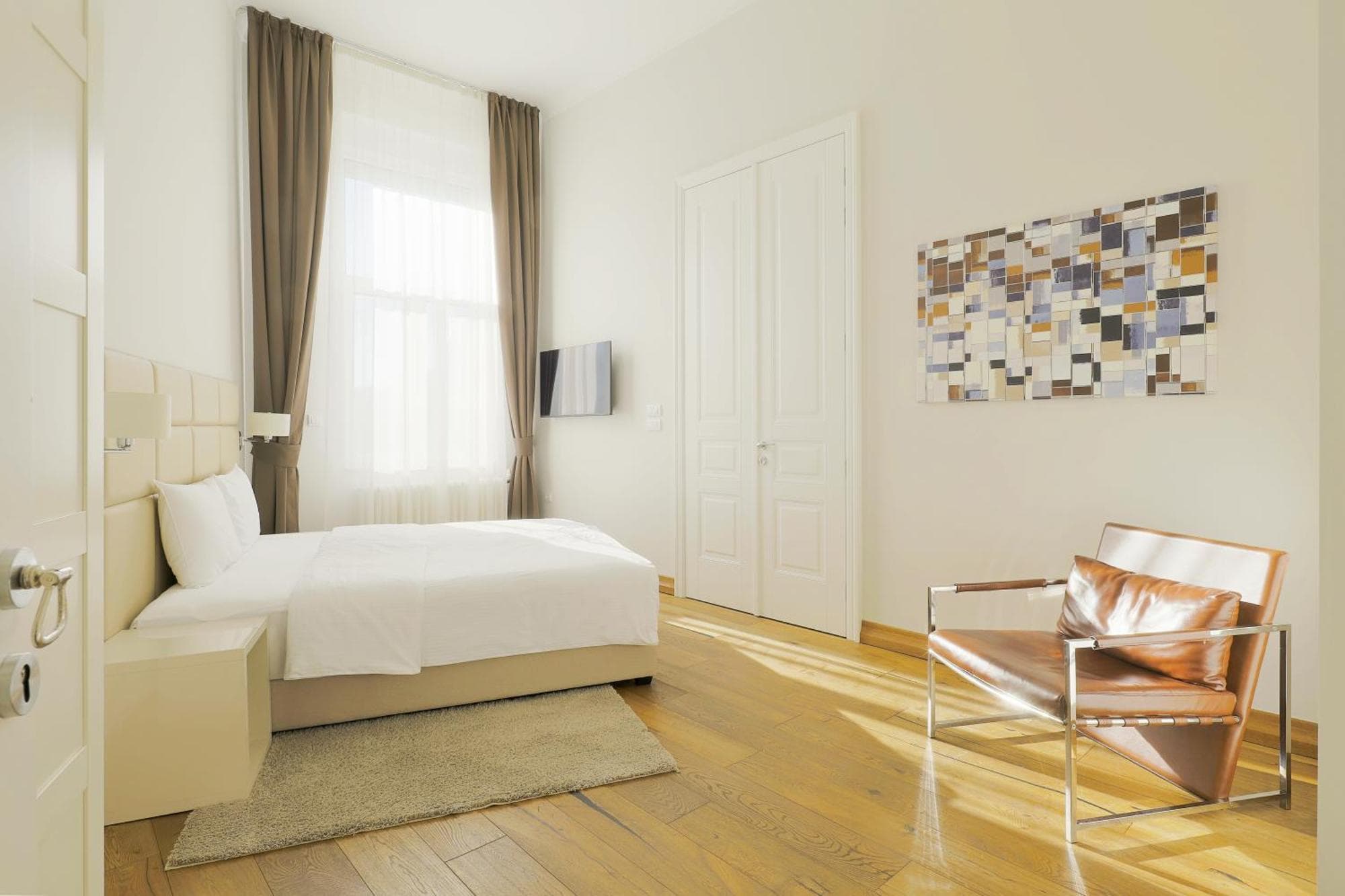 Lanterna Rooms City Center, 