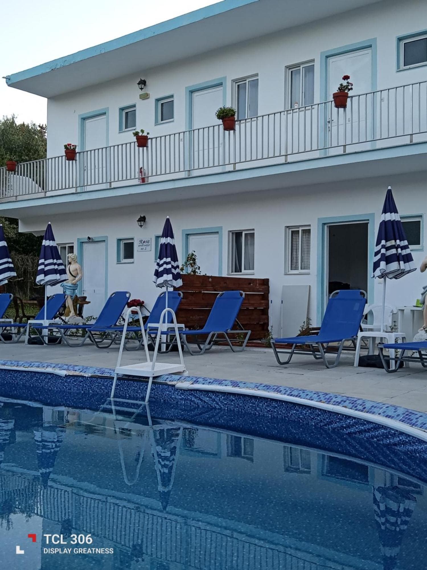 Rose Apartments Mesonghi, 