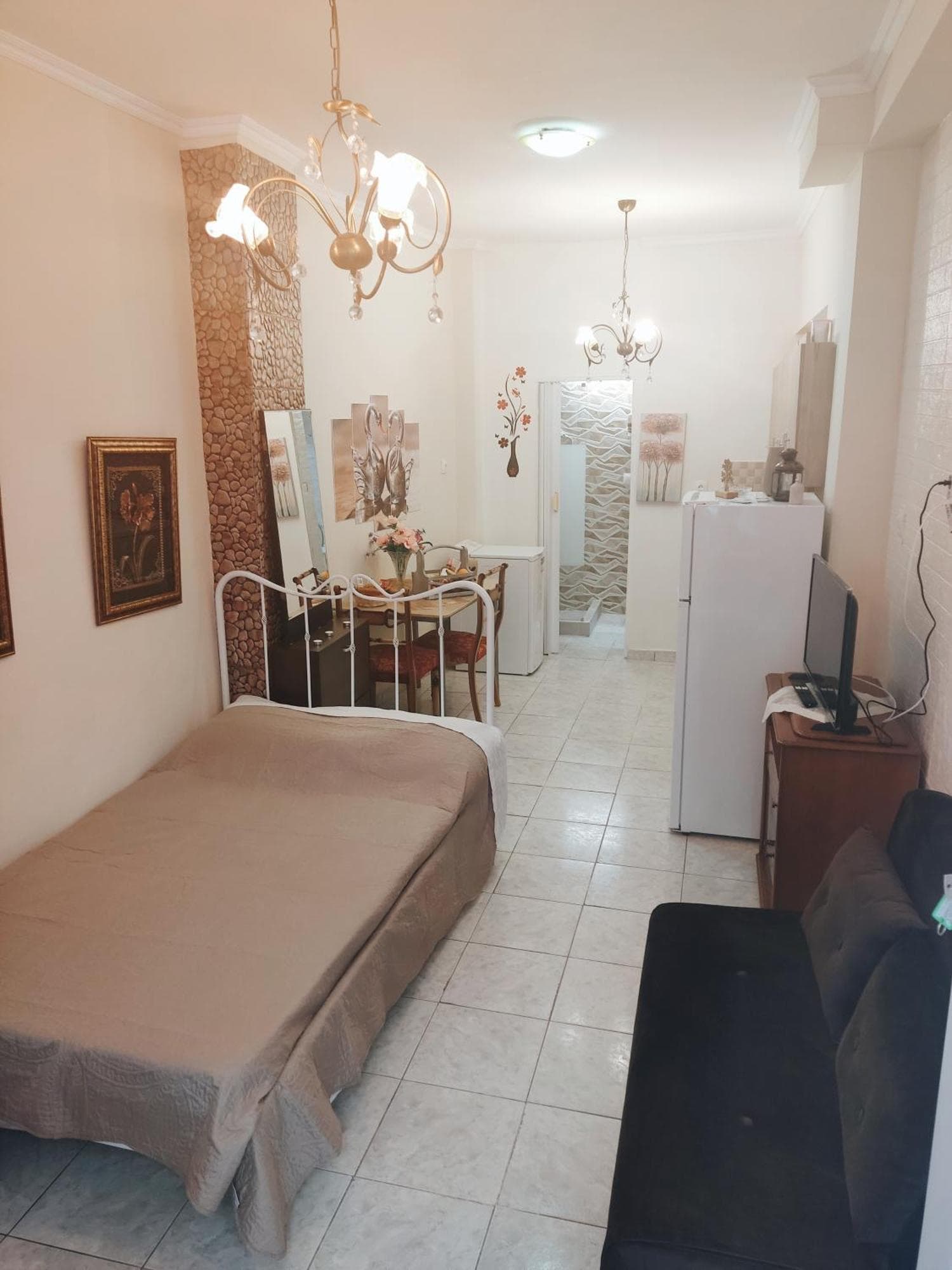 Center Thessaloniki Studio Maria Julia Cubana, 