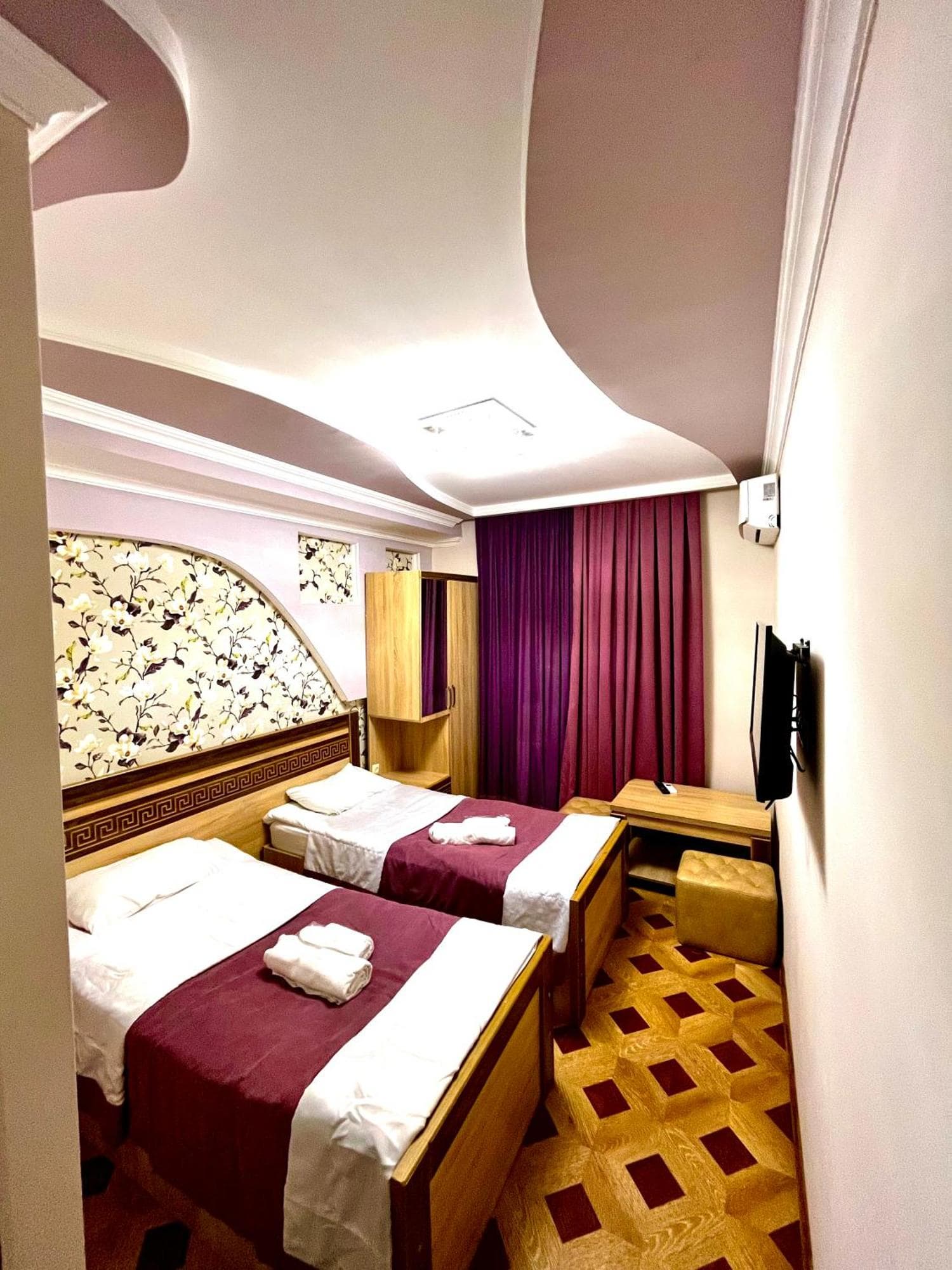 Georgian Palace Hotel, 