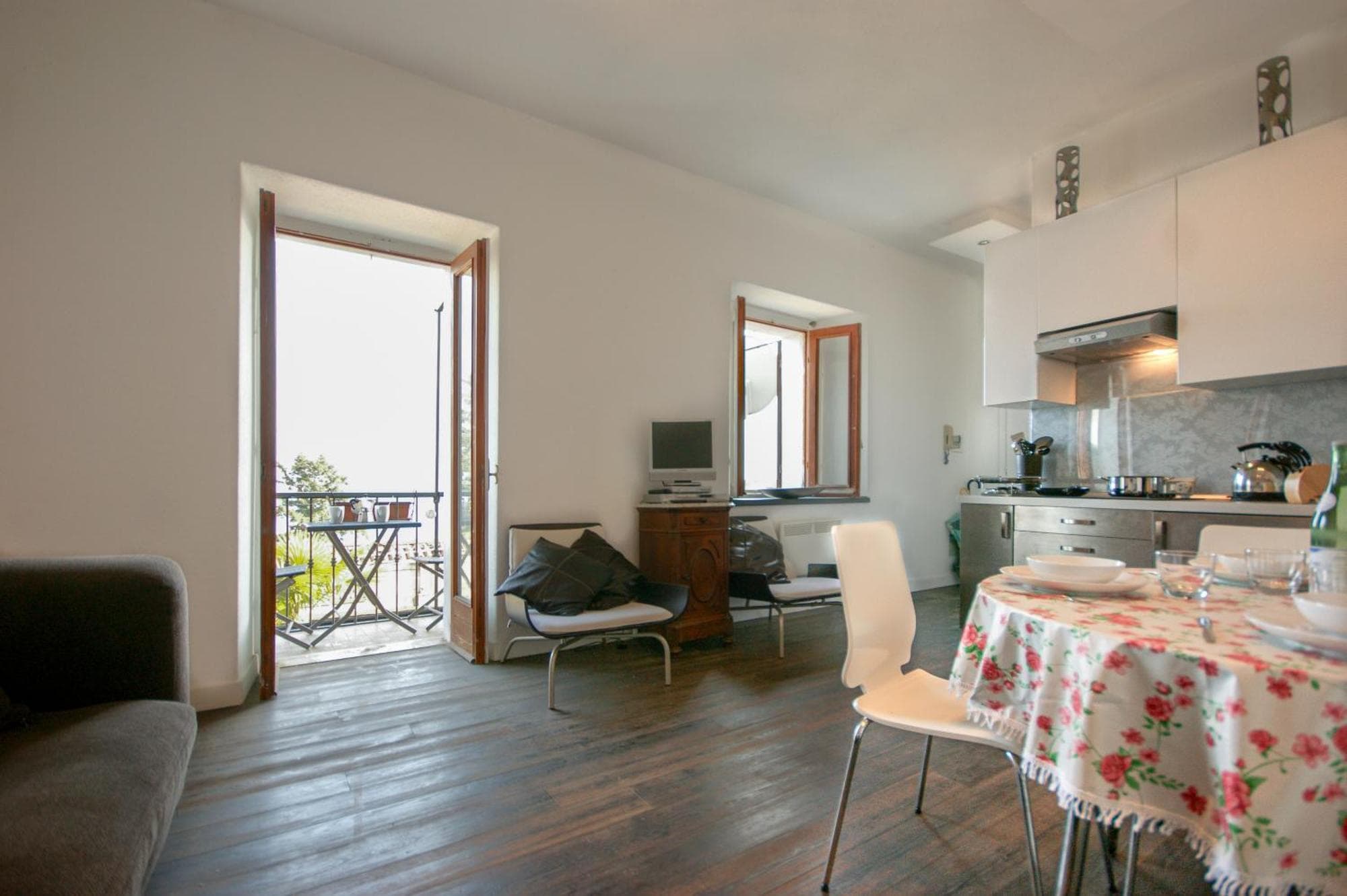 Magia Lago - Two-Room Apartment with Lake View, 
