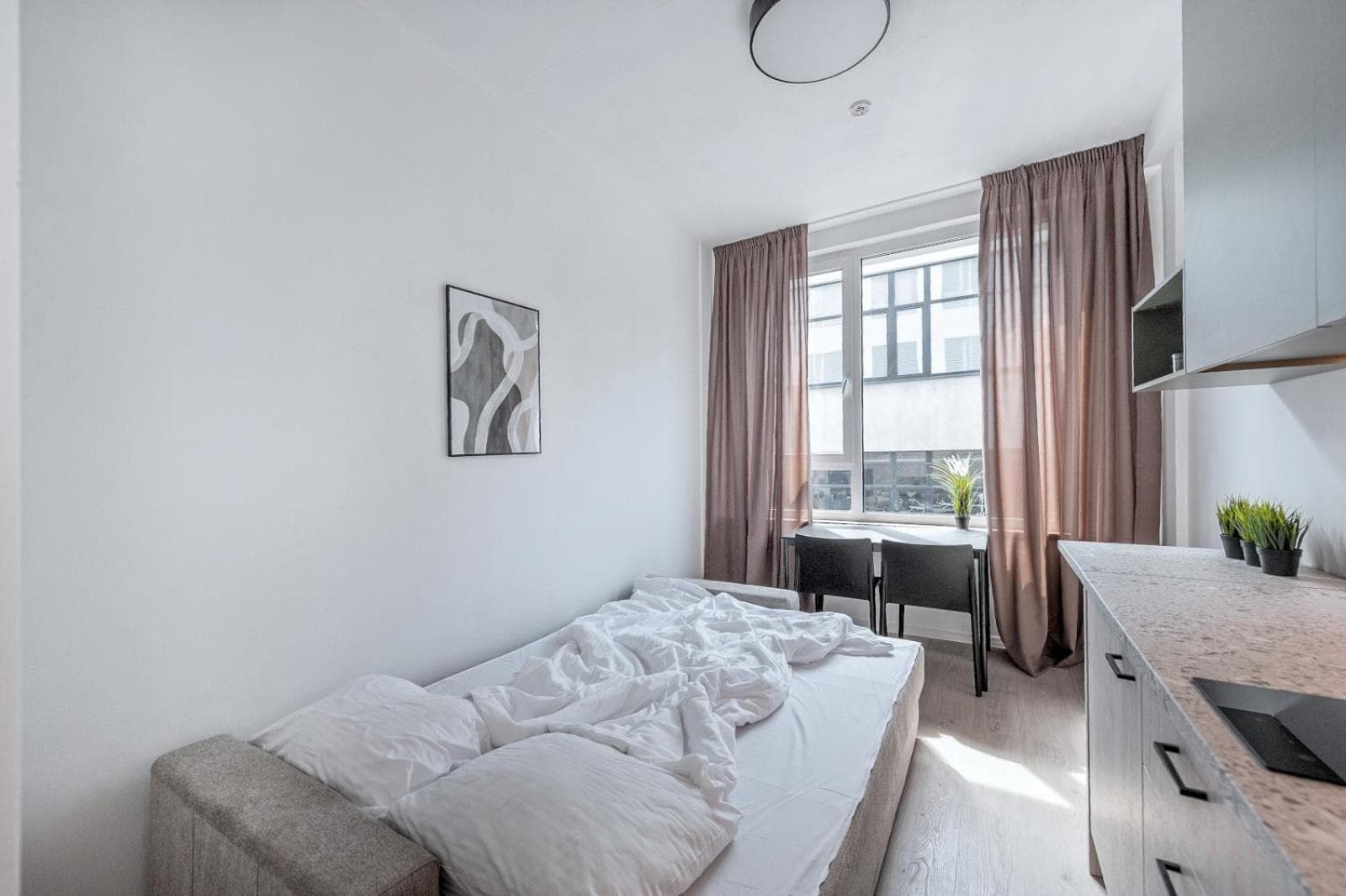 P-ONE APARTMENTS - Self Check-in, 