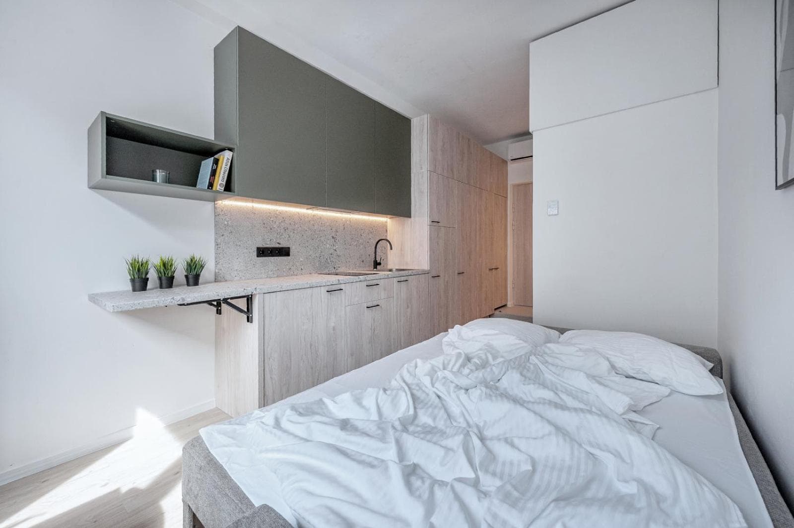 P-ONE APARTMENTS - Self Check-in, 