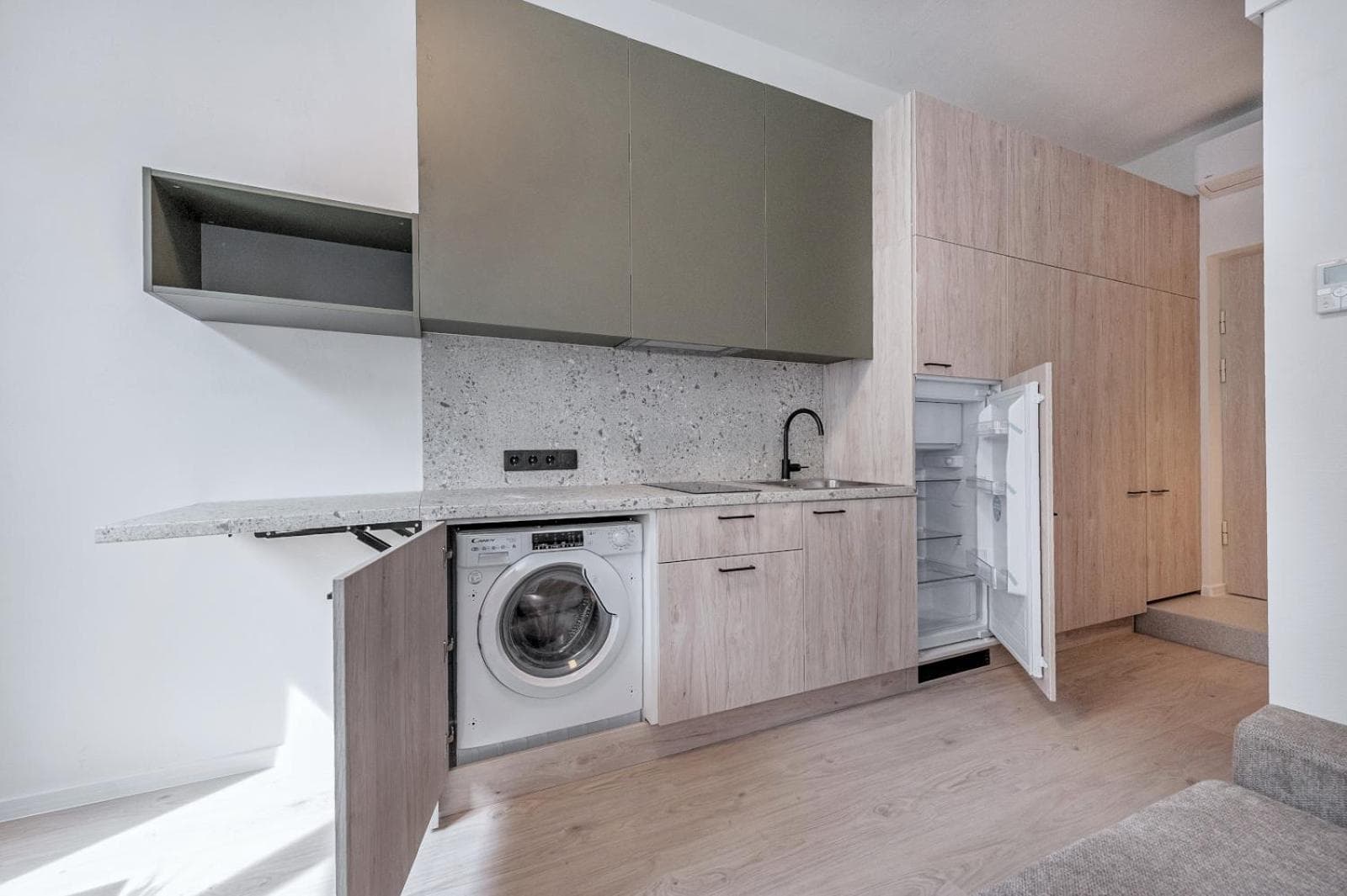 P-ONE APARTMENTS - Self Check-in, 