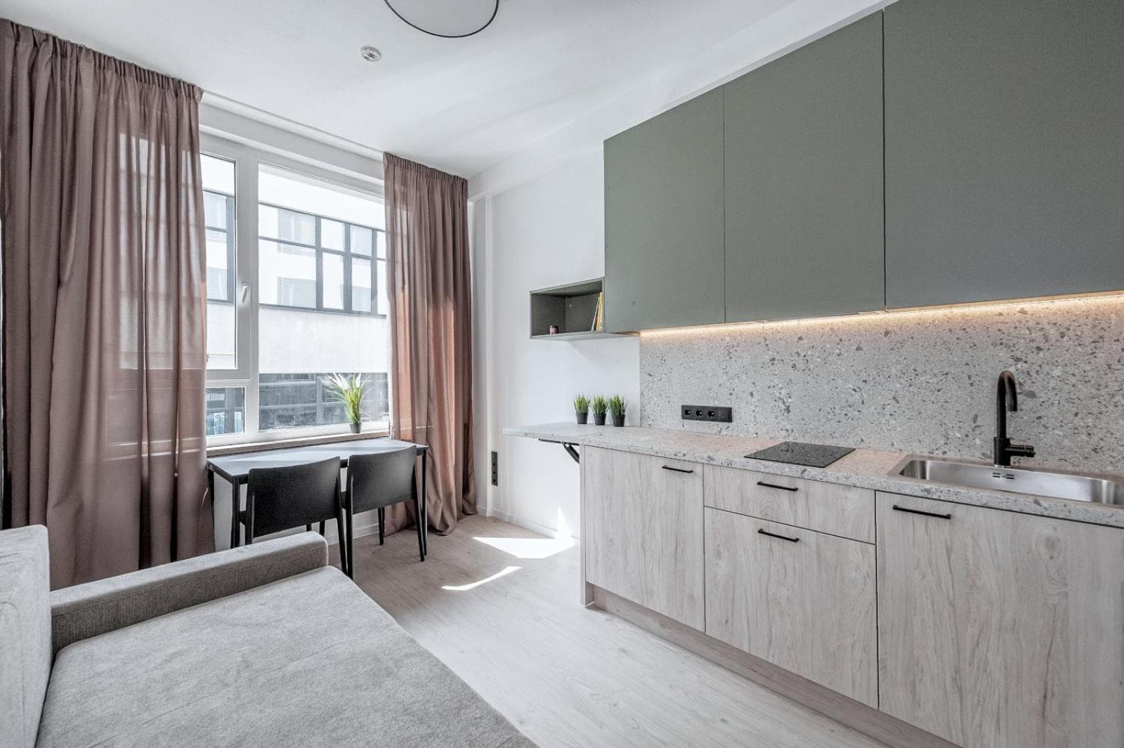 P-ONE APARTMENTS - Self Check-in, 