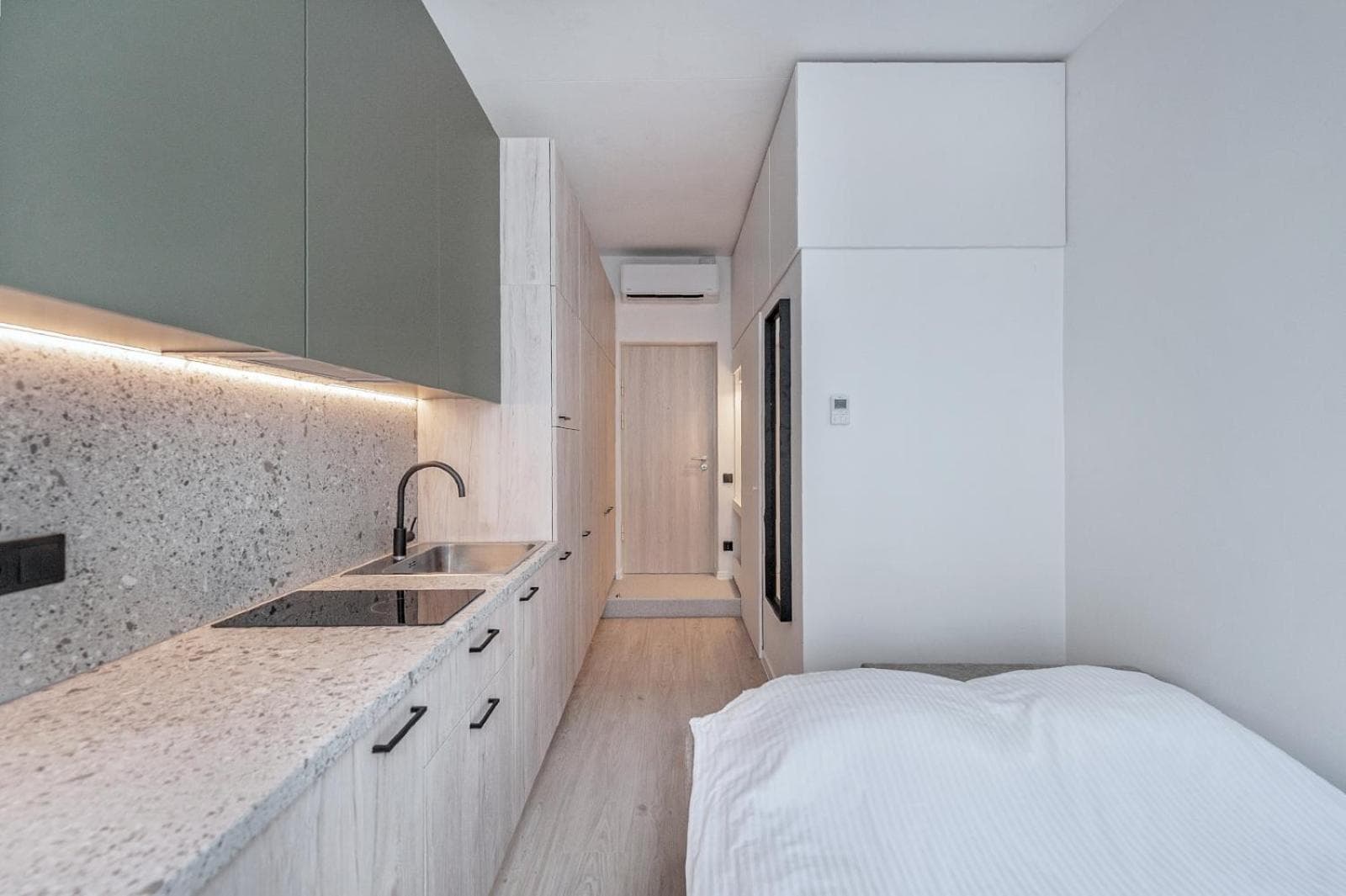 P-ONE APARTMENTS - Self Check-in, 