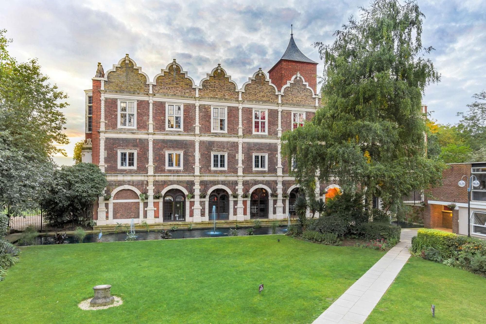 Safestay London Kensington Holland Park, 