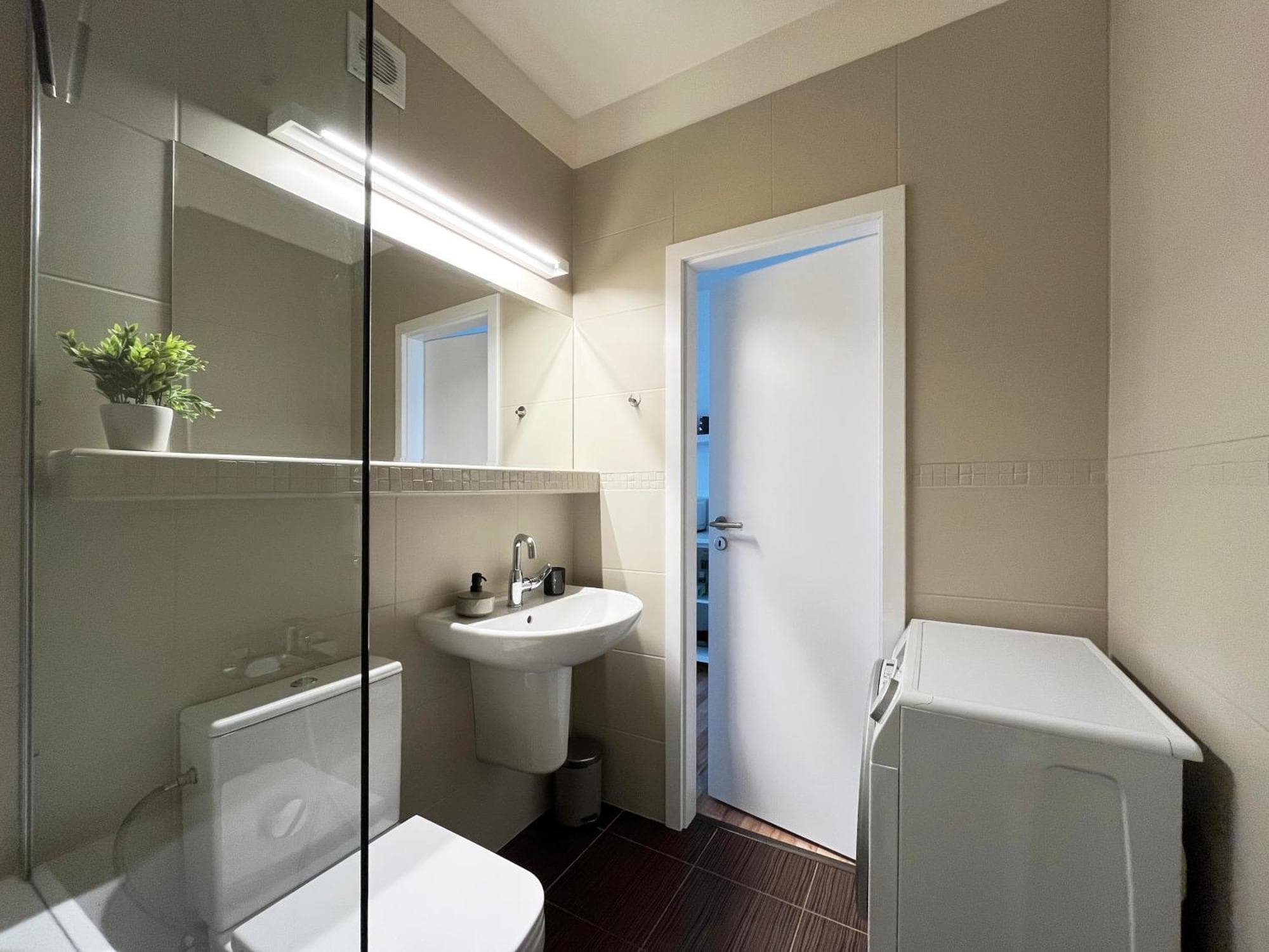 Elegant studio close to the city centre with AC, 