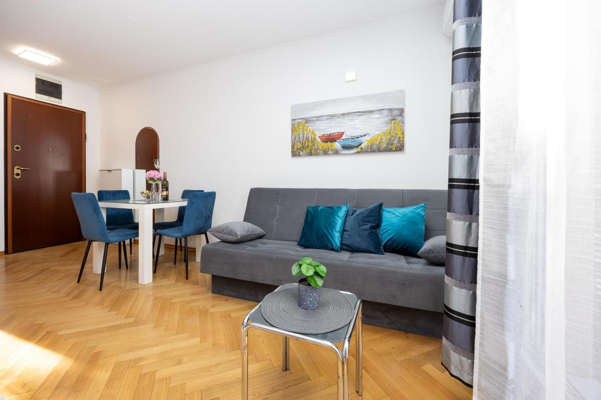 APARTMENT PAOLO by the beach Znjan, 