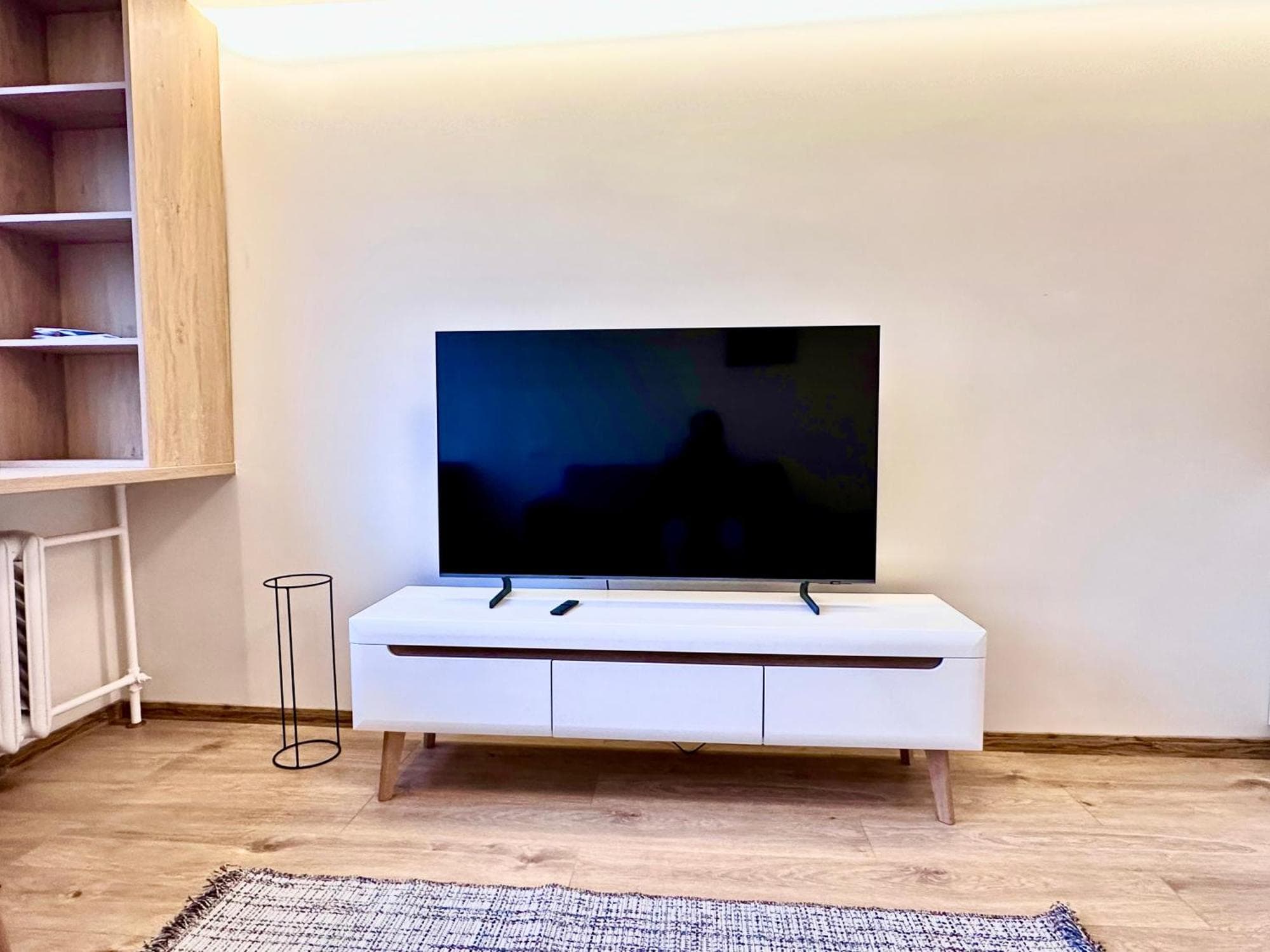 Brand new studio in the center, 