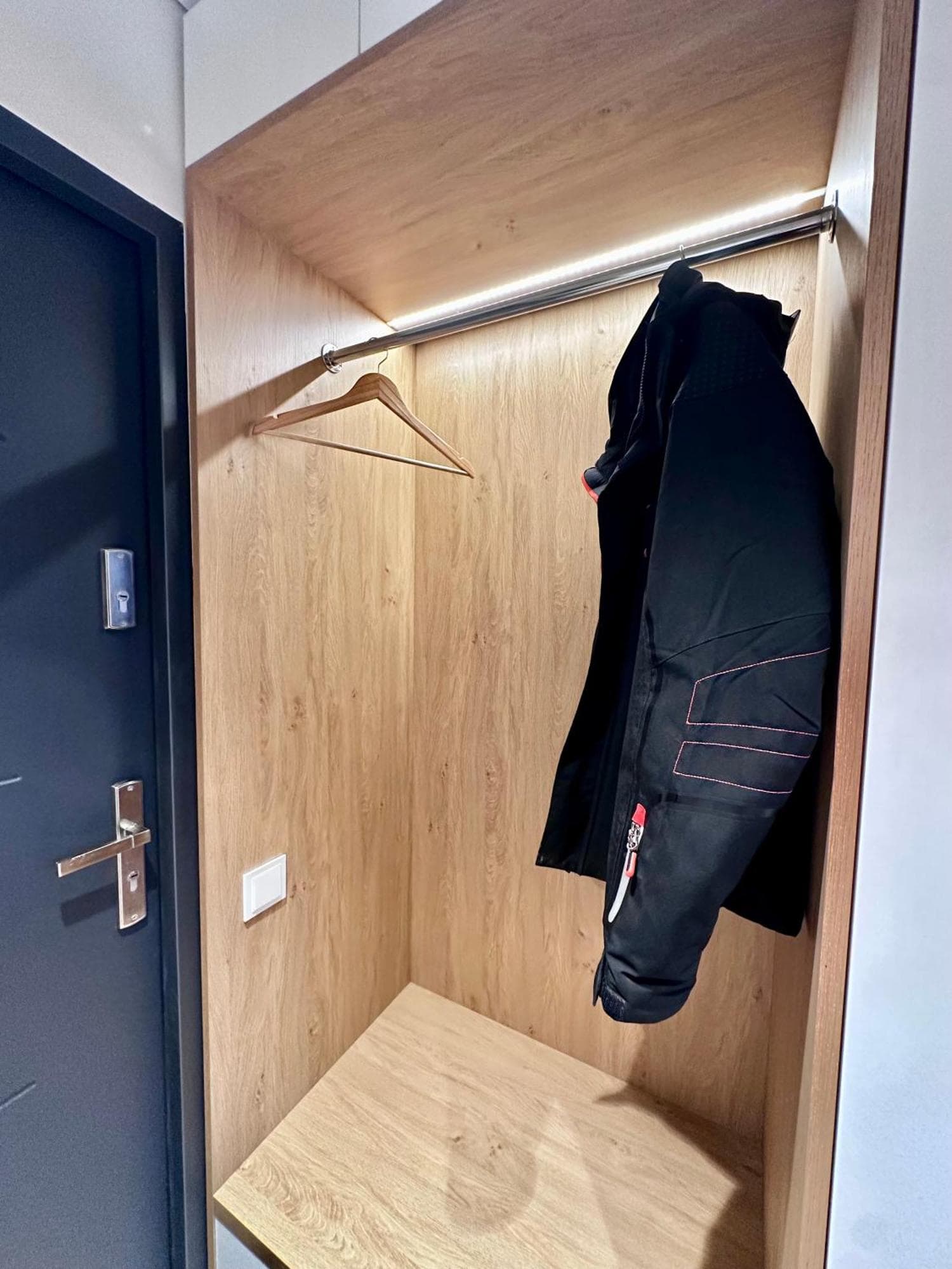 Brand new studio in the center, 