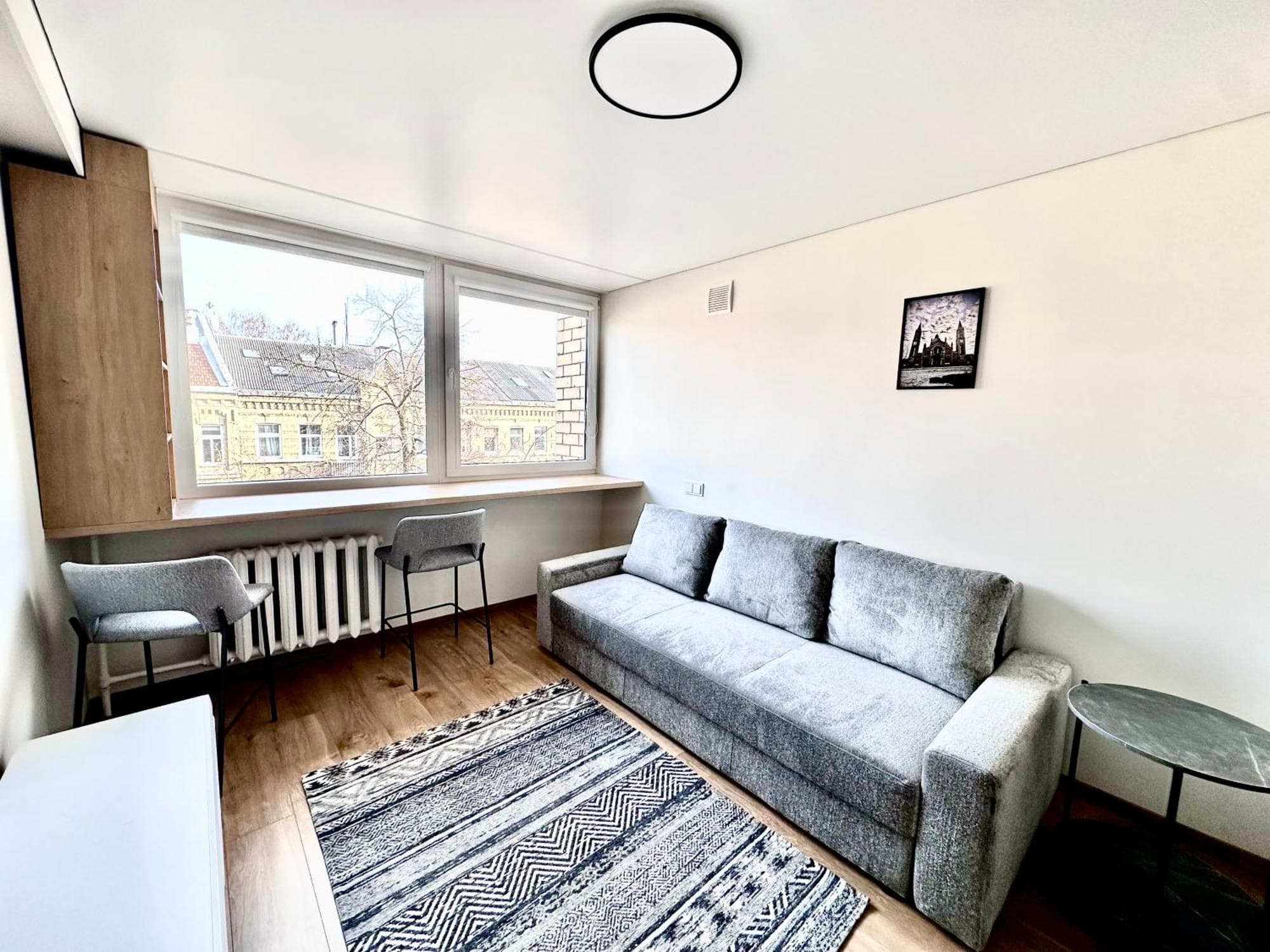 Brand new studio in the center, 