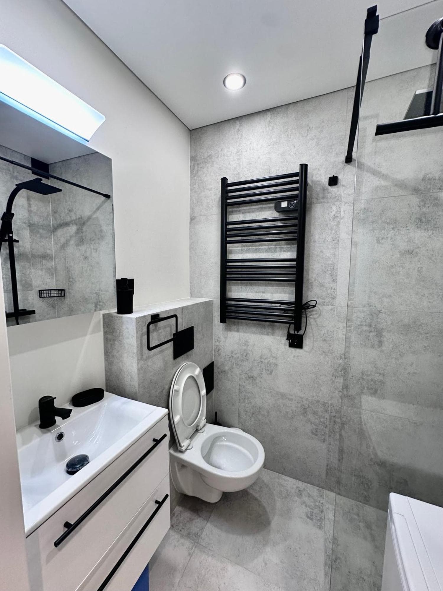 Brand new studio in the center, 