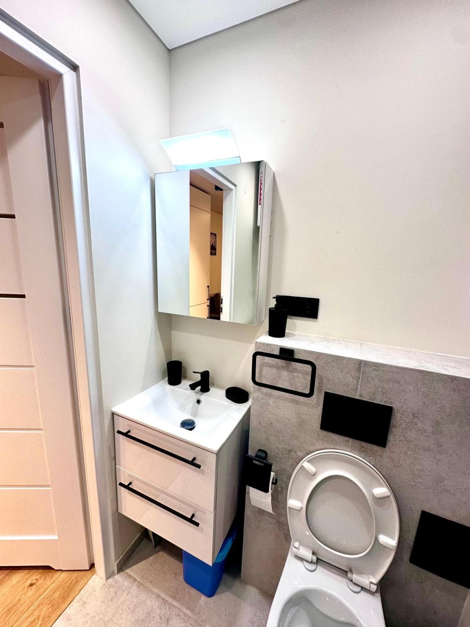 Brand new studio in the center, 