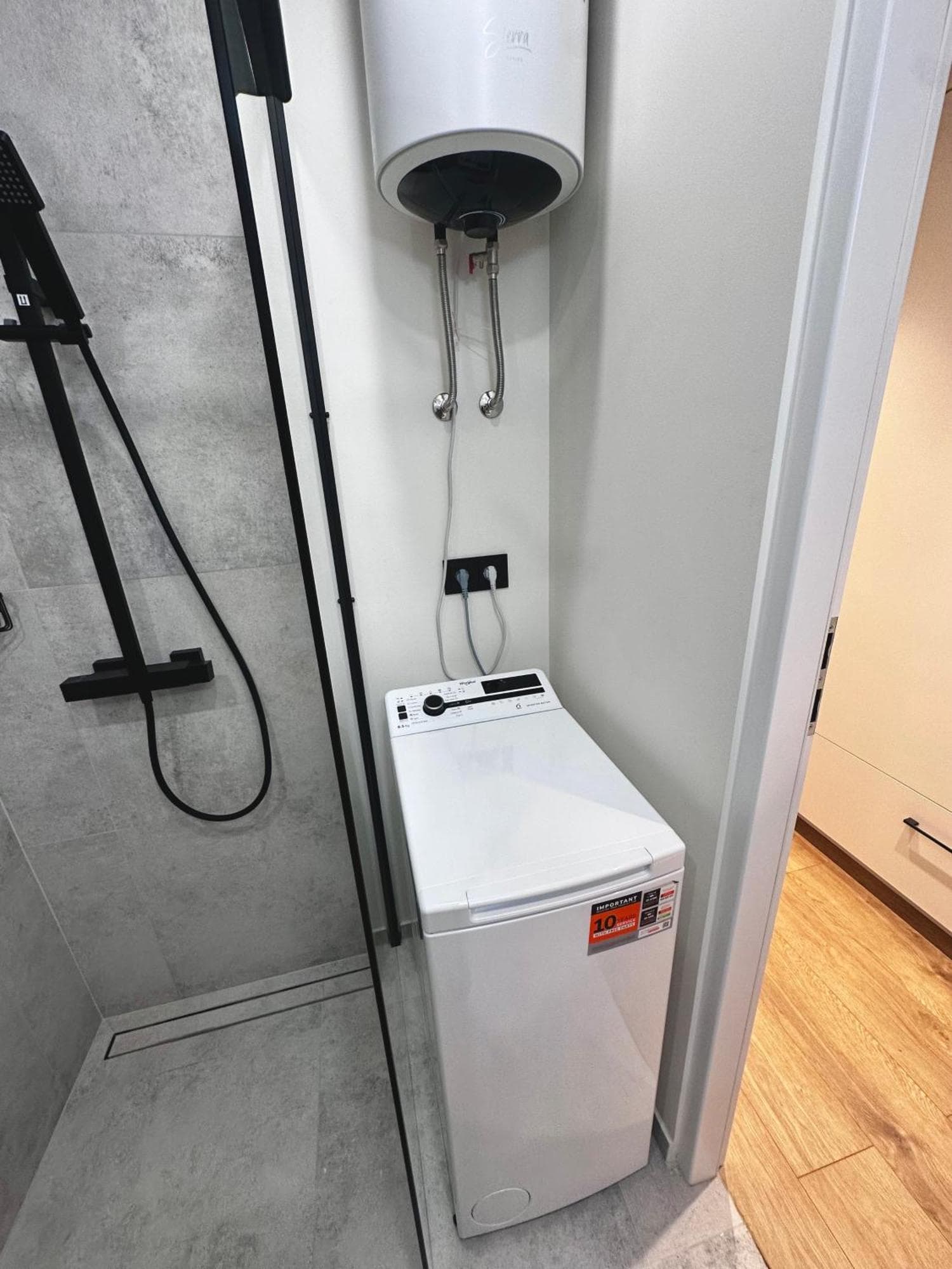 Brand new studio in the center, 