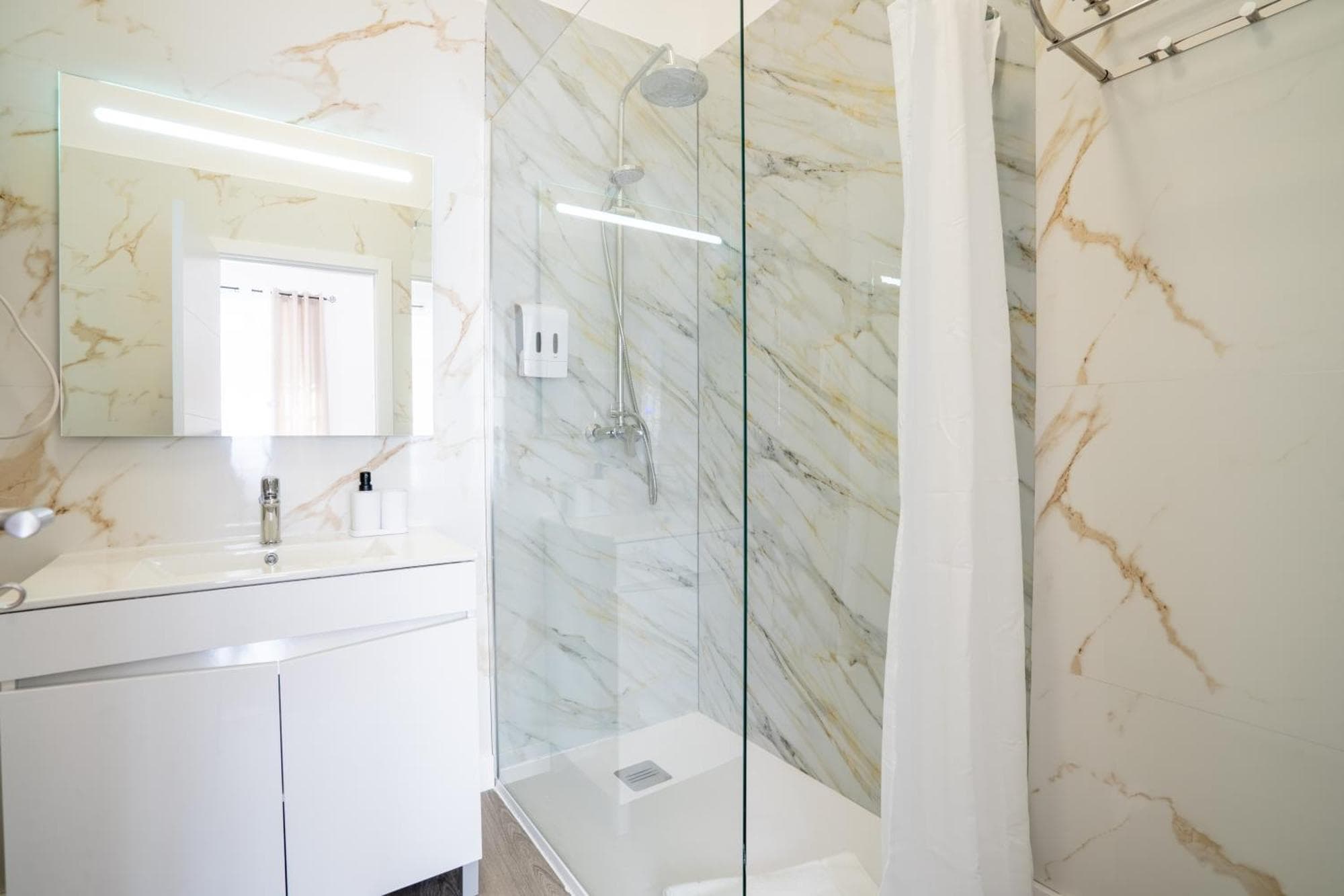 Madeira Accommodation, 