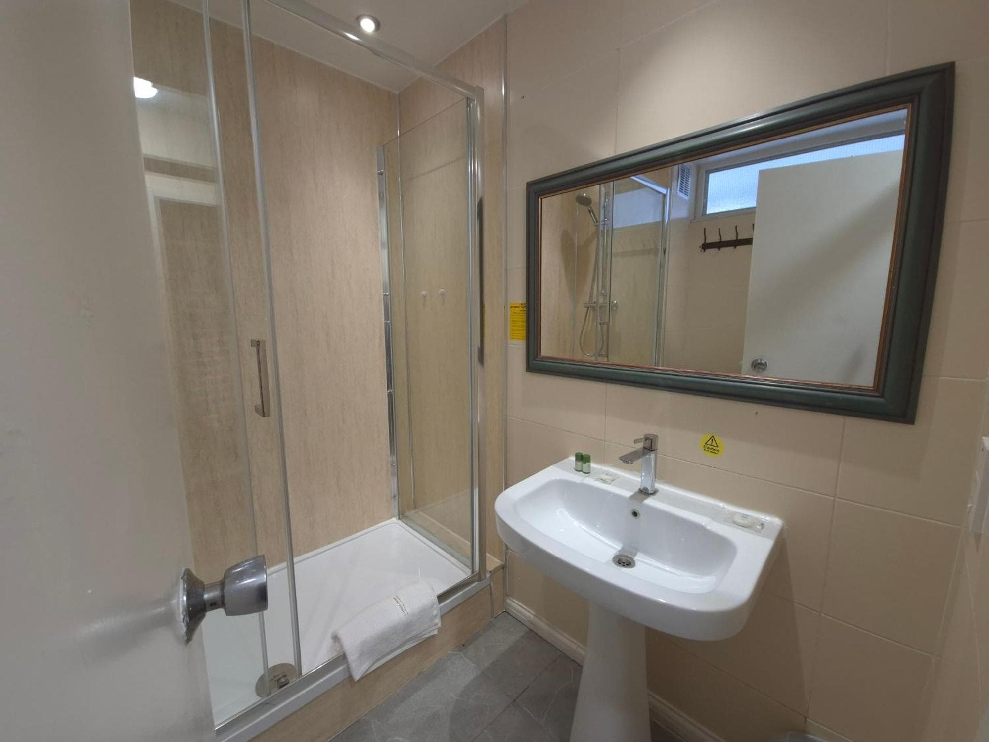 Osterley Park Hotel, 