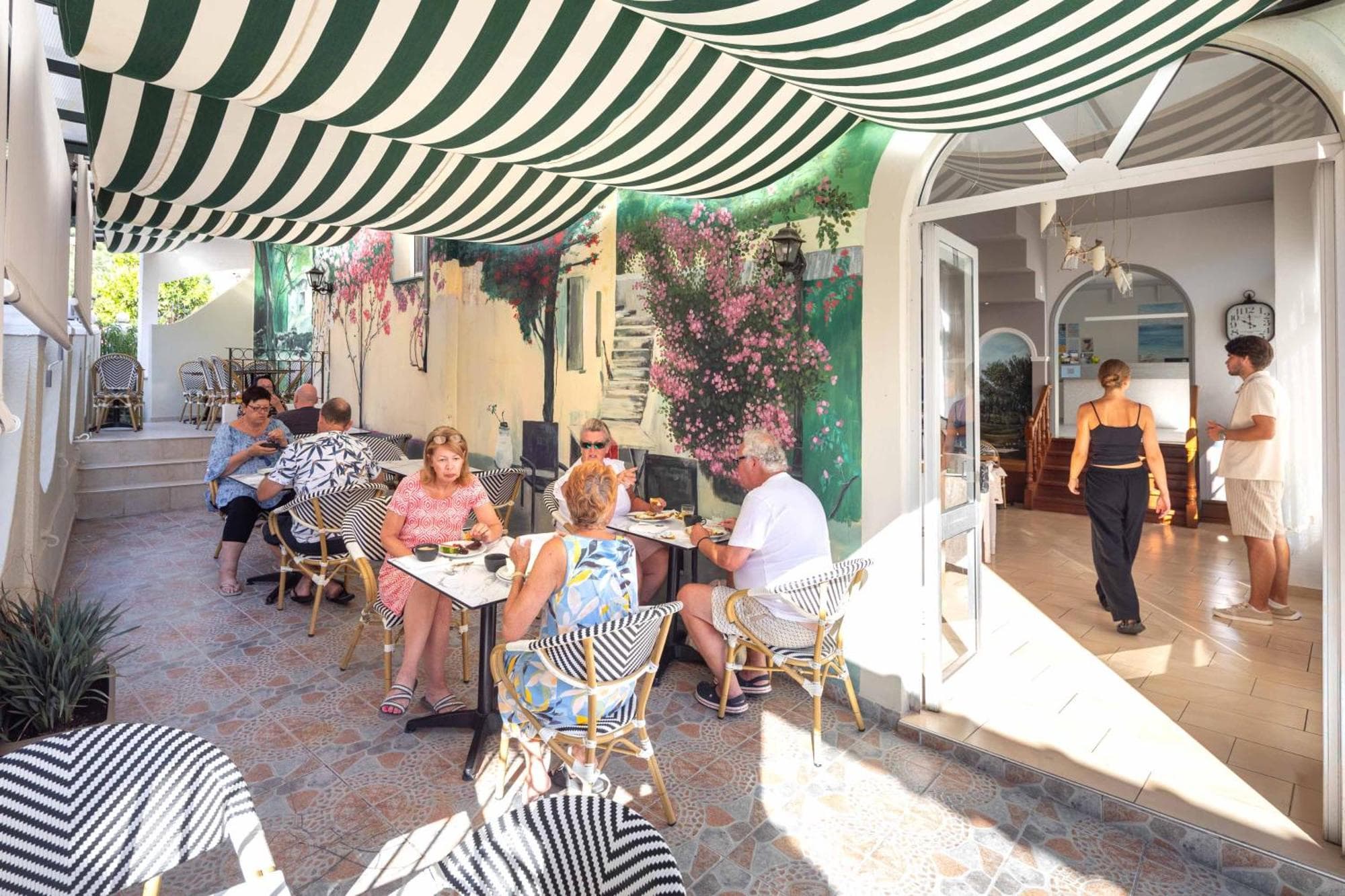 Bella Vista Beach Hotel, 