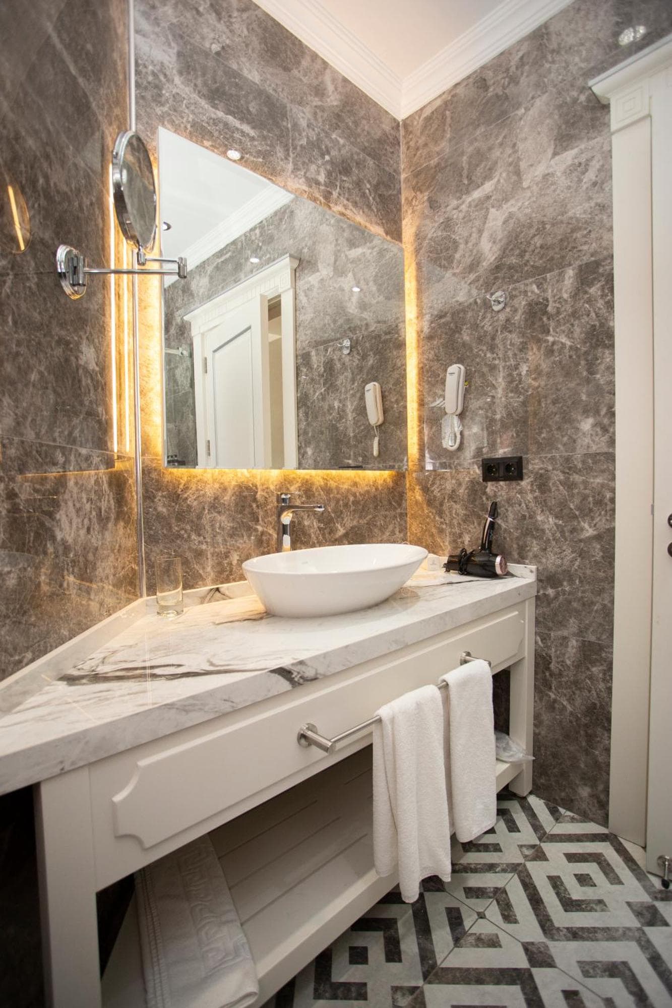 Batumi World Palace, 