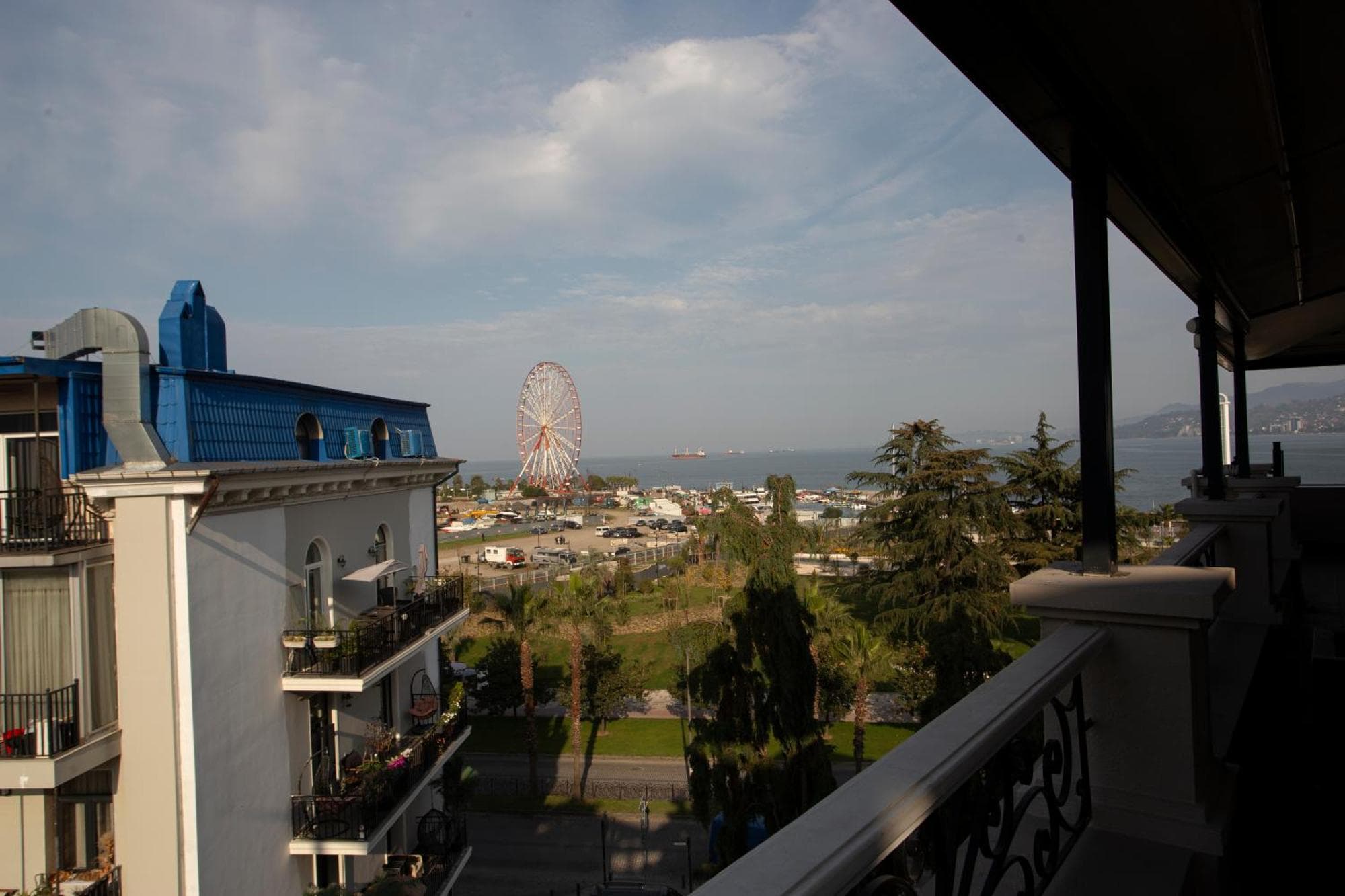 Batumi World Palace, 