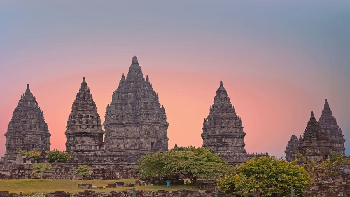 Tour Di Prambanan