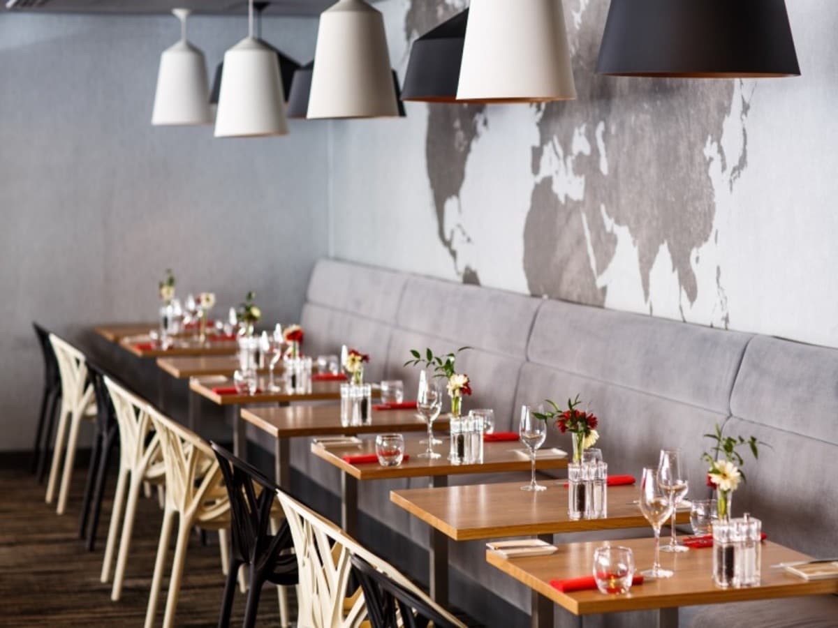 Harry Potter in a 3* Hotel: Big Magic on a Small Budget (ENHPILS2N)