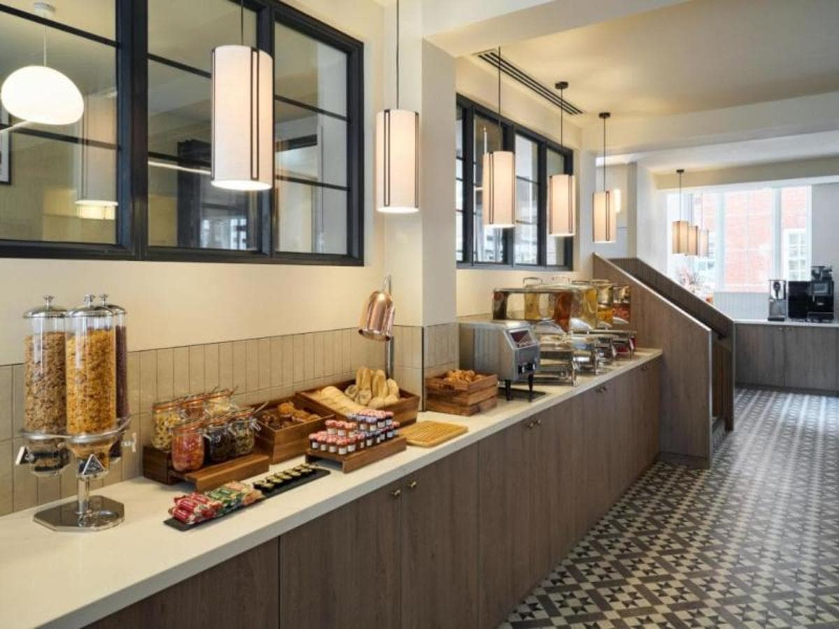 ABBA Break in London: 2 Nights with Dancefloor Experience Included (ENABFPF2N)