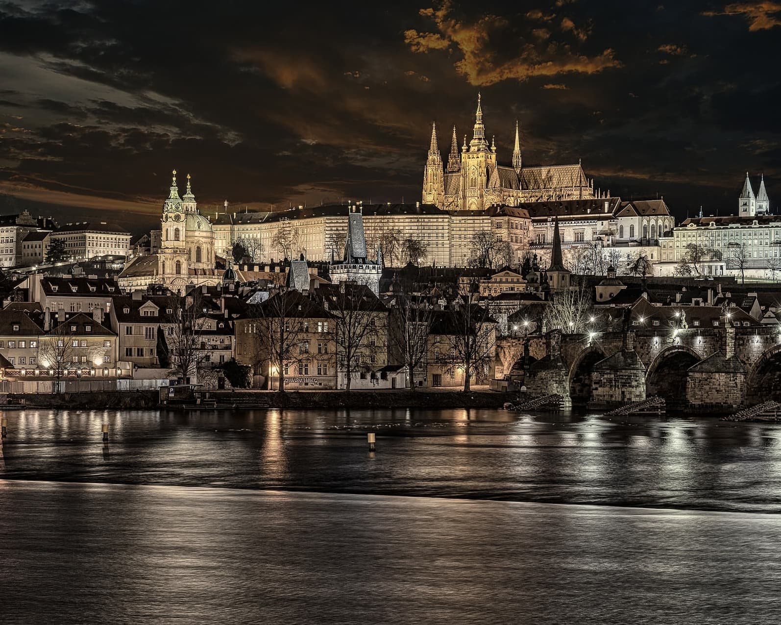 Alojamento Gratuito em Praga 2026