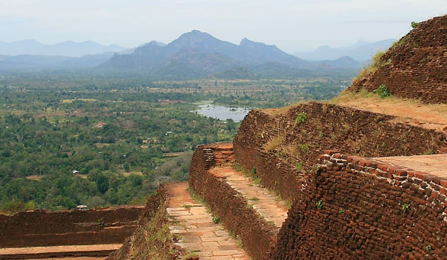 Transfer-Tour West-Ostküste (Passikudah) mit Übernachtung & Besichtigung Sigiriya
