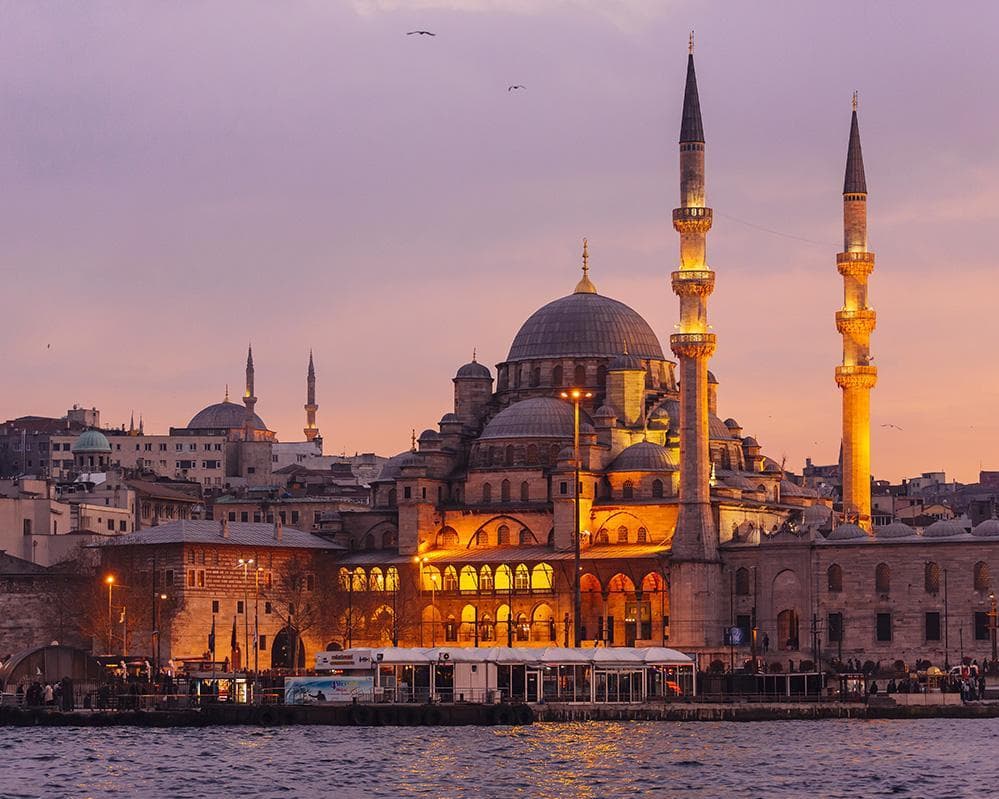 Viaggi in compagnia - ISTANBUL EPIFANIA AL CONFINE FRA I DUE MONDI