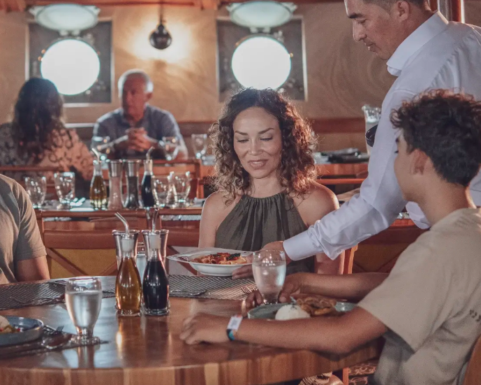 Crucero Legend: Galapagos 4D 3N - Latinos