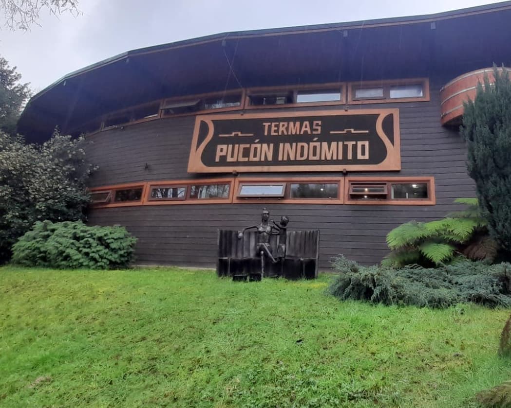 Black - Bloqueo Pucón 05 Noches Vía SKY - Hotel Cumbres del Sur