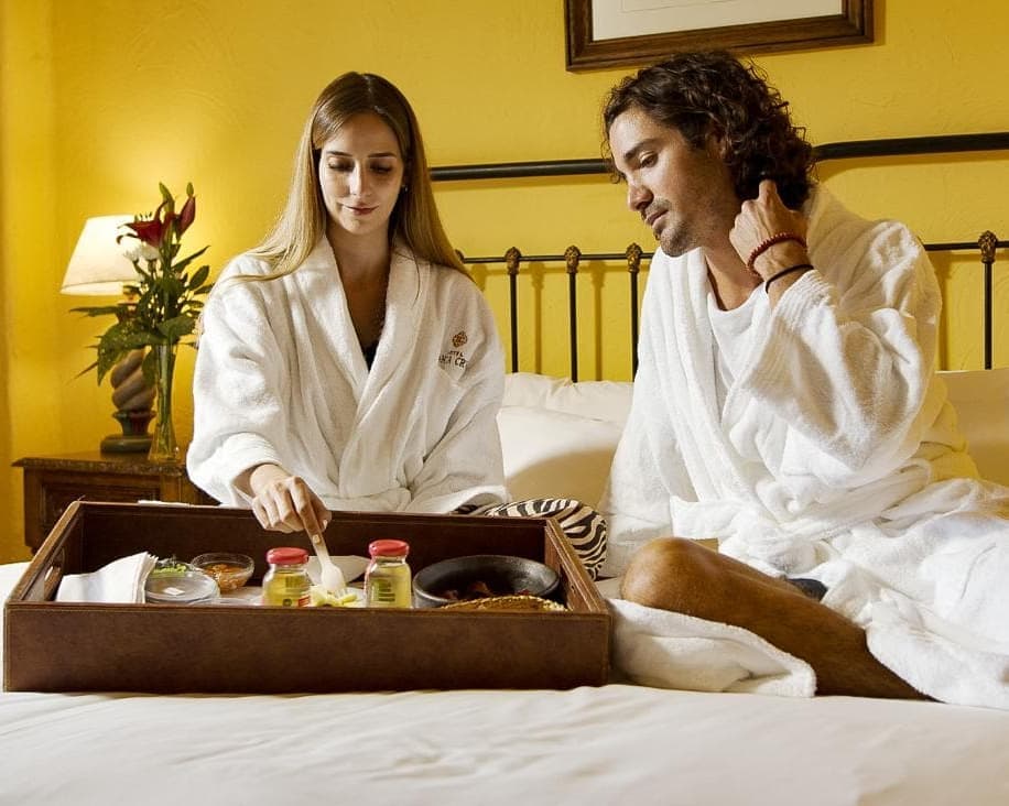 Especial San Valentín - Hotel Santa Cruz Plaza 03 Días - 02 Noches 