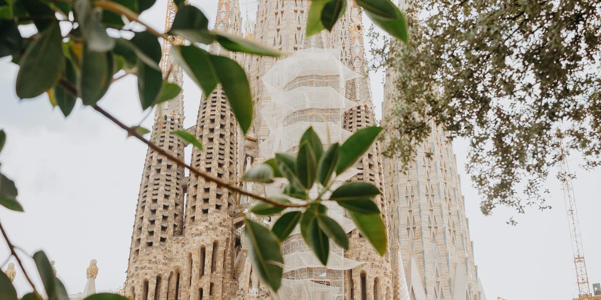 JOUR 2 : CODES MODERNISTES ET COMPLOTS CACHÉS